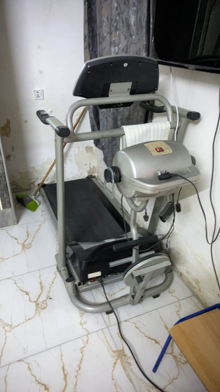 جهاز يحمل فوق ٢٠٠ بغداد ام كبر سعر ١٧٥  شغال
***********
