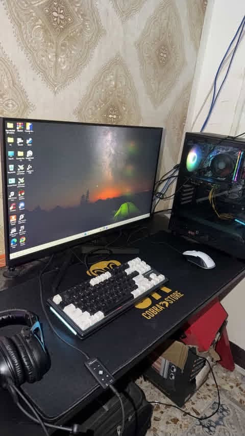 السلام عليكم للبيع Pc
رايده 600 قفل 
وياه موس وكيبورد وسماعه 
وشاشه سامسونك 75 هيرتز
مكاني زيونه 
رقم الاتصال 
***********

نص مكتوب في الصور:
- مركز صحي بسماية الاول
- الشموس, Iraq
- حتى دمي مرقط  جیلان البشیر
- Ups zeuz 1500
- Mouse
- Keyboard
- Mouse bad
- Pc :
- R5 3600
- 6500XT
- Ram 2*8 olye RGB 3600
- B450
- M.2 512 Lexer
- 550w
- Case 6Fan RGB
- Reply
- zhraa6040 1d
- 60 seconds Utilization 31% Speed 3.98 GHz Processes 183 Threads 3066 Handles 115831 Up time 0:00:49:43 Base speed: 3.60 GHz Sockets: 1 Cores: 6 Logical processors: 12 Virtualization: Disabled Hyper-V support: Yes L1 cache: 384 KB L2 cache: 3.0 MB L3 cache: 32.0 MB Search
- Run new task AMD Ryzen 5 3600 6-Core Processor 100%
- Memory composition In use (Compressed) 8.6 GB (730 MB) Available 7.3 GB Committed 15.6/24.9 GB Cached 7.5 GB Paged pool 453 MB Non-paged pool 442 MB Speed: 3600 MT/s Slots used: 2 of 2 Form factor: DIMM Hardware reserved: 89.9 MB Search