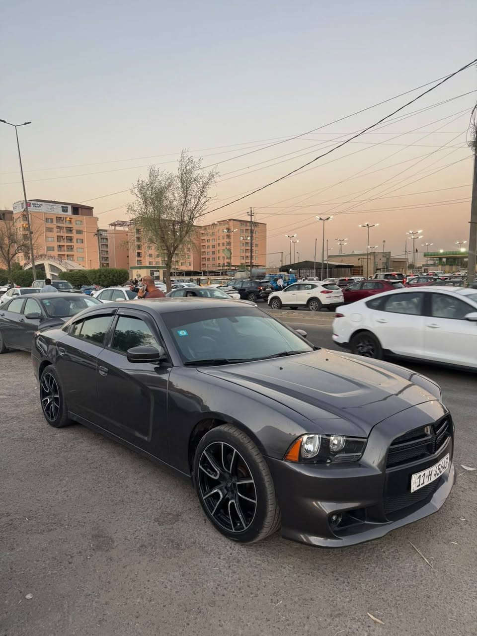 فقط نقد
السعر 114 وبيها مجال
جاهزه ع اخر حبايه كير مكينه حداديه بالكارتون ترايك الهلك 
جارجر 2013 موصفات عاديه
بيها صبغ عام سونار مرفق بالمنشورً
مكاني بغداد 
للاستفسار ***********
