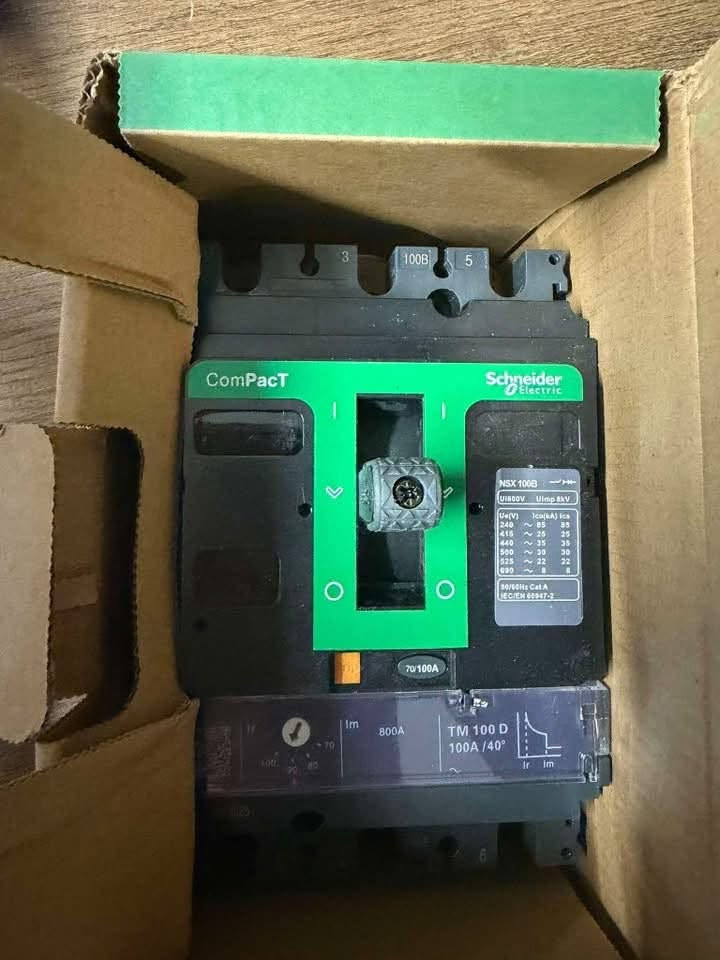 🔥 وصلت دفعة جديدة من منتجات Schneider Electric الأصلية 🔥
⚡️ الجوزات (MCB)
• أحادية 1P — 3000 د.ع
• ثنائية 2P — 10000 د.ع
• ثلاثية 3P — 14000 د.ع
• رباعية 4P — 23,500 د.ع
• أحادية 100A / 125A — 23,500 د.ع
• إيرث ليكج ثنائية — 20000 د.ع
• إيرث ليكج رباعية — 38,000 د.ع

⚡️ القواطع الهوائية Schneider ComPacT – 3P
• 100A — 85,000 د.ع
• 125A — 90000 د.ع
• 160A — 98000 د.ع
• 250A — 110000 د.ع

⚡️ القواطع الهوائية Schneider ComPacT – 4P
• 100A — 93,000 د.ع
• 125A — 105000 د.ع
• 160A — 110000 د.ع
• 250A — 125000 د.ع

🛡️ ضمان استبدال لمدة 3 سنوات
🚚 شحن إلى بغداد وجميع المحافظات
📦 توصيل مجاني للطلبات بالجملة

📞 للتواصل والاستفسار:
***********

📍 بغداد – الشورجة – عكد النصارى
