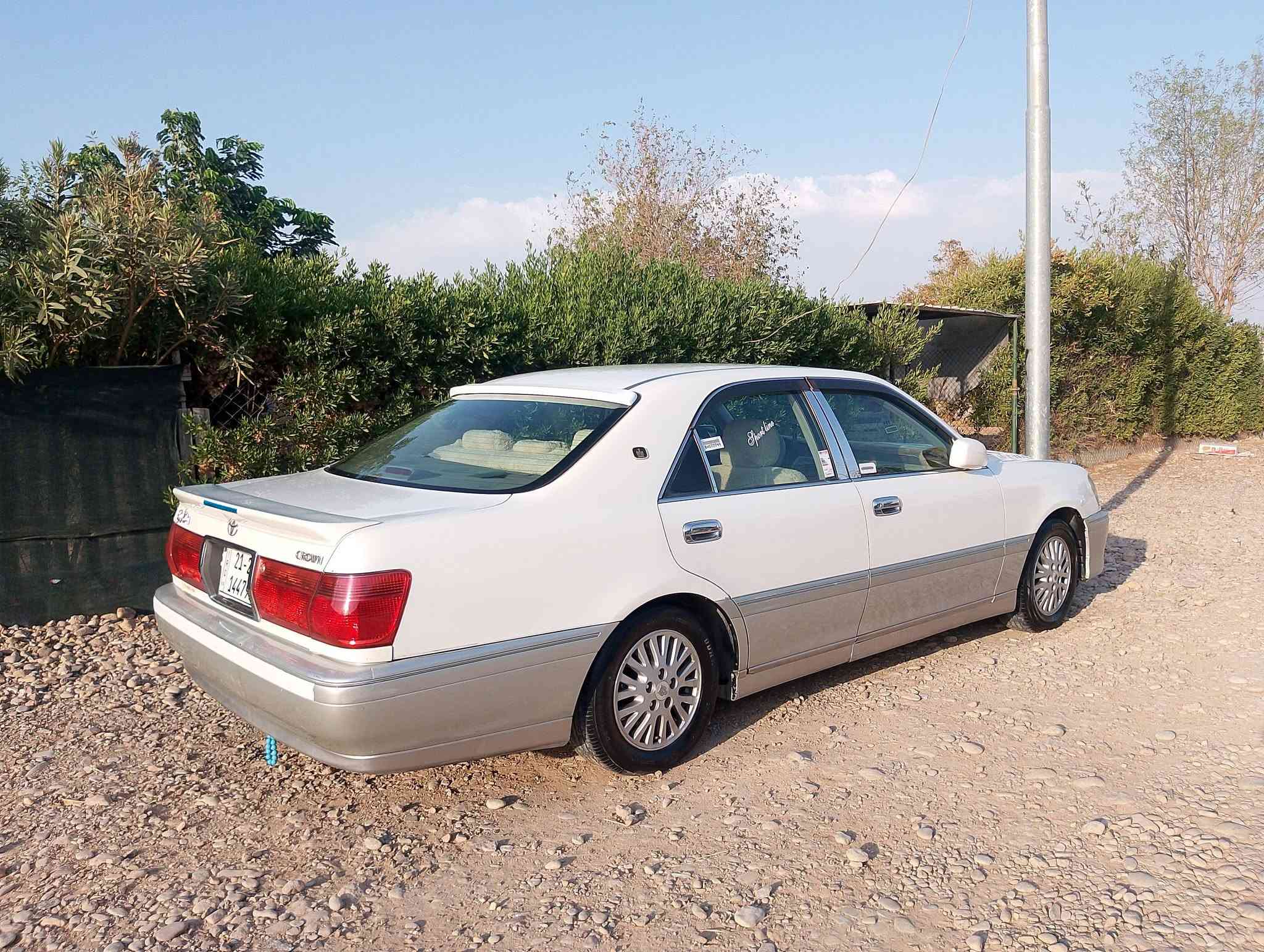 مەلیکە 2003بڕاوە
دوو دوگمەی دیفۆر گەورە 
شتی دانسقەو لۆک 
سعری 35گڵاو مەجالی زۆر زۆر کەم
