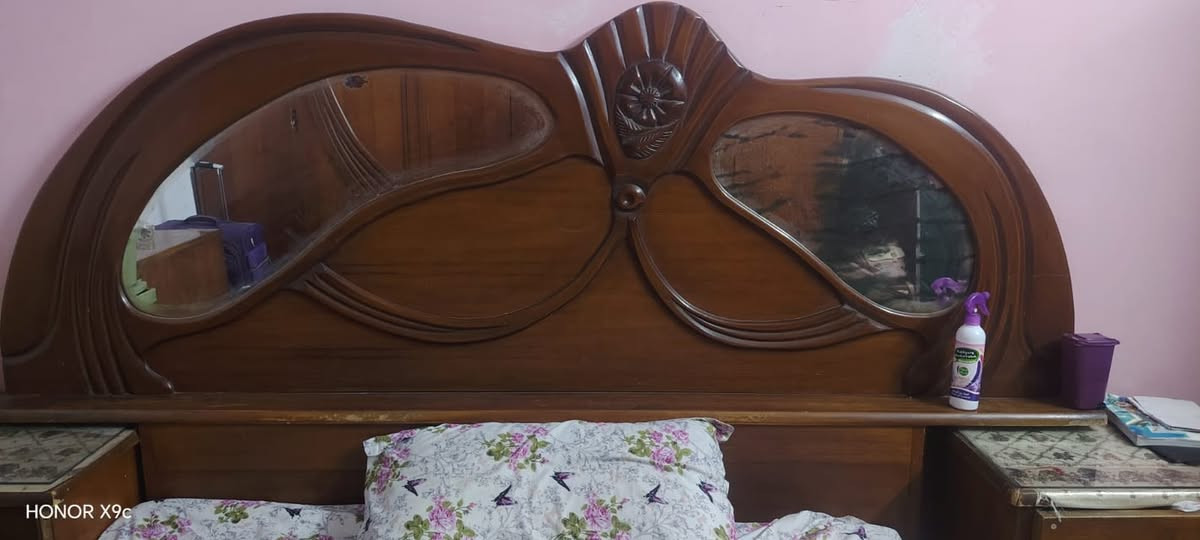 السلام عليكم غرفه اخشاب للبيع غرفه كامله وجاهزه وجربايتها موجوده نقصها بطل تلميع اخشاب مكاني الغزاليه السعر 650 وبيها مجال بسيط رقمي *********** متوفر واتساب

نص مكتوب في الصور:
- HONOR X9c