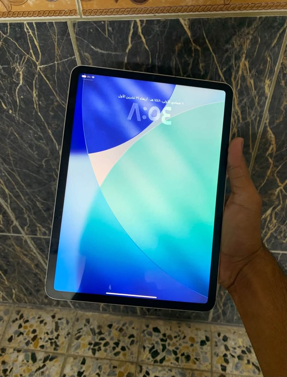 آيباد 11 برو • M2 • ما مفتوح