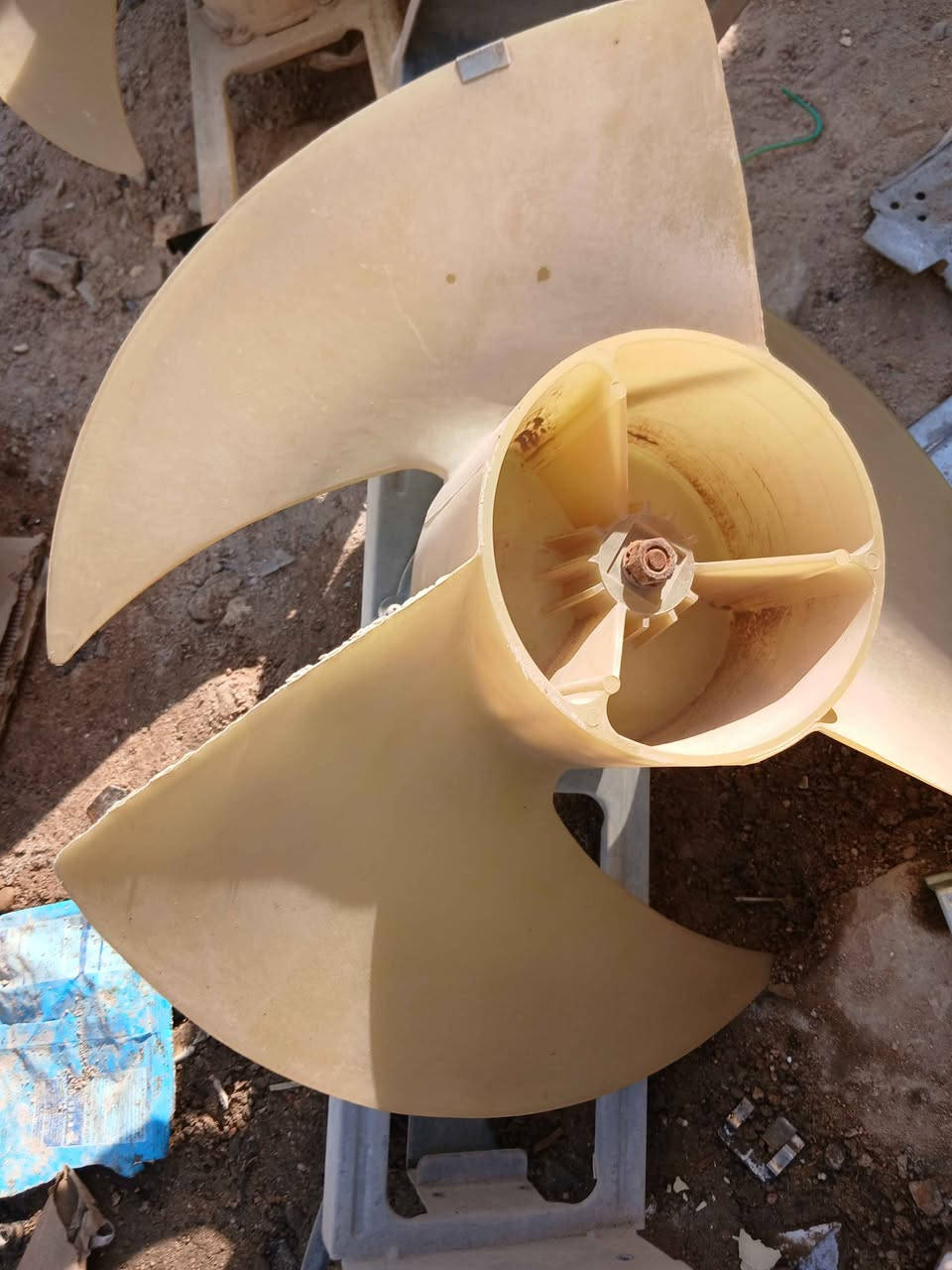 فان سبلت خارجي  منوعة قضاء المدينة الجلال قرب المركز الصحي هاتف 
*********** البصرة, العراق
