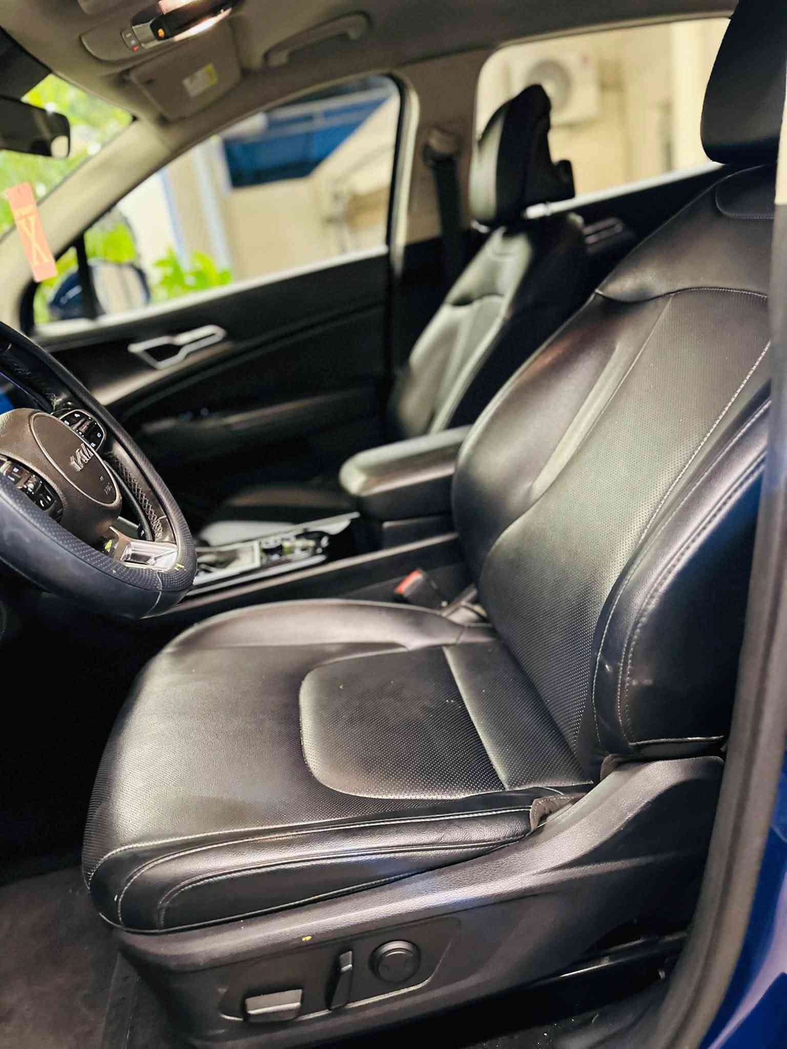 Kia Sportage 2023
-------------------------------------

#السعر : 173$ وبيه مجال 

#رقم الهاتف : ***********

#رقم السيارة : بغداد  

#مكان السيارة : واسط/العزيزية 

-------------------------------------

سلام عليكم 

للبيع  او المراوس 

كيا سبورتج موديل 2023 وارد امريكي حادثه باب خلفي مبدل نفس لون وخشم جاملغ لامامي صبغ بدون دواخل شواصي ولغود مكفولة ماشية 38 الف ميل محرك 2500 بدون توربو  سيارة داخل جلد كشن سايق كهربائي مقاعد تدفئة قيادة ذاتية رادار امامي نقاط عمياء انظمة قيادة حساسات خلفية كاميرا نزول منحدرات اوتو هولد + اوتو ستارت سايد بريك كهرباء مانع انزلاق منافذ شحن شاشة متصل تدعم الكاربلي واندرويد اوتو شحن وايرليس سيارة نضيفة محرك وكير مكفولات بدون فتح وتبديل 

 

-------------------------------------
