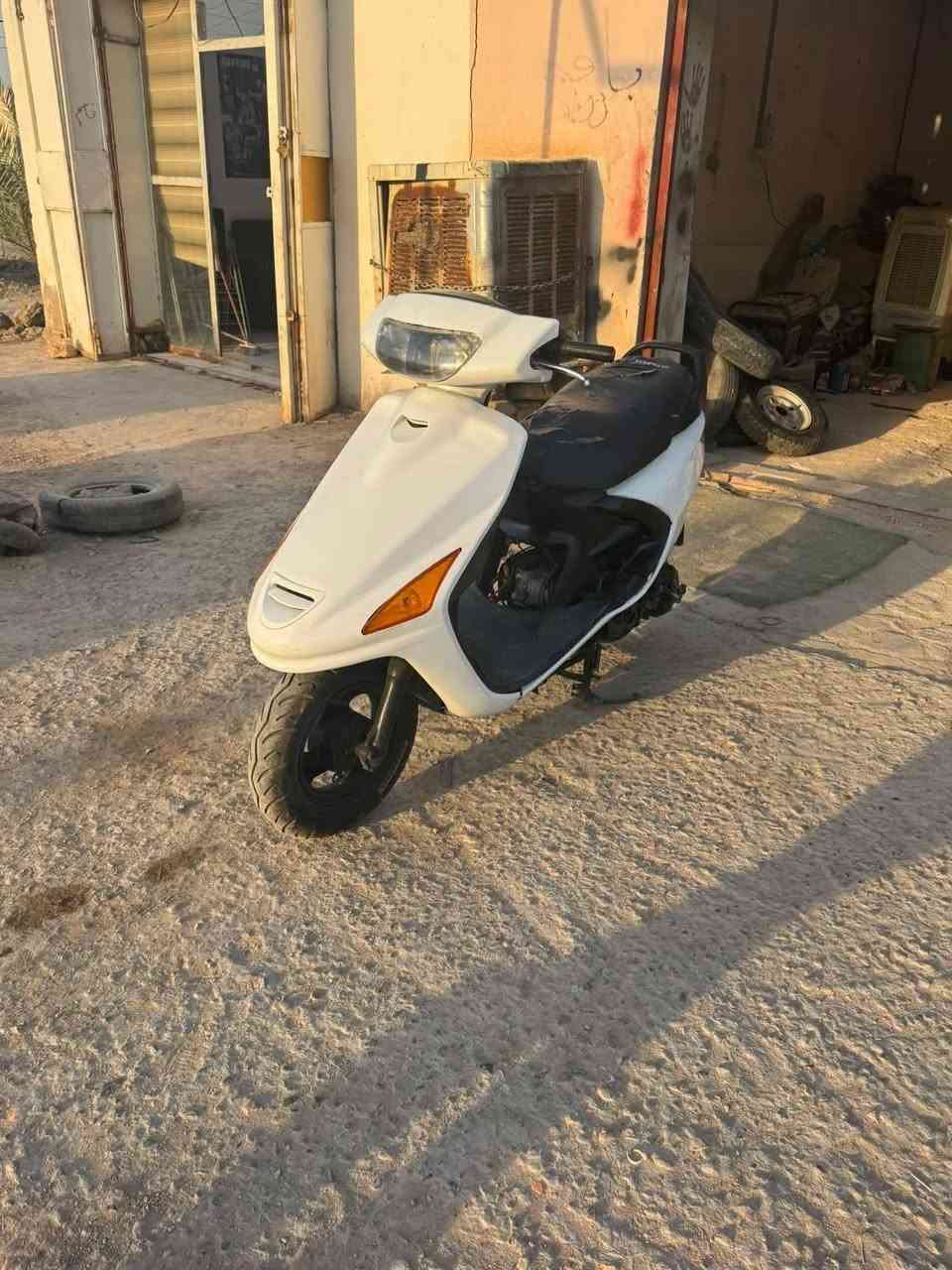 دراجه فراشه للبيع نثيه مكاني دوانيه  السعر 400 وبها مجال رقمي ***********
