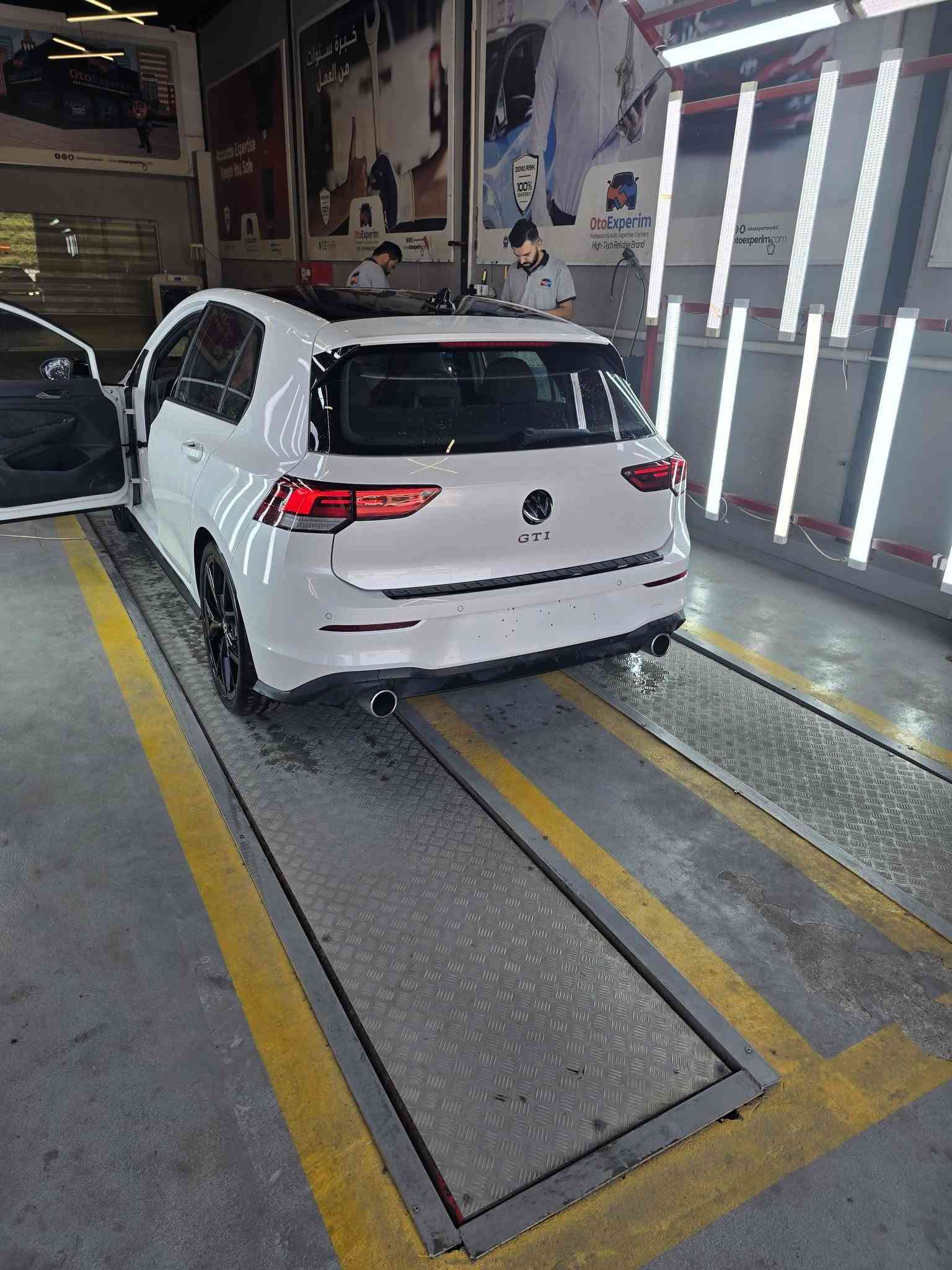 السلان وعليكم كولف gti 2024 كير عادي فول مواصفات بدون صبغ فقط ذيل الجاملغ صبغ على كد شبرين بدون تبديل رقم اربيل جديد وهزة جديدة وفحص جديد قبل يمين ترقمت اي استفسار الاتصال *********** السعر مناسب السيارة باسمي تحويل مباشر وماشية ١١ الف فقط
