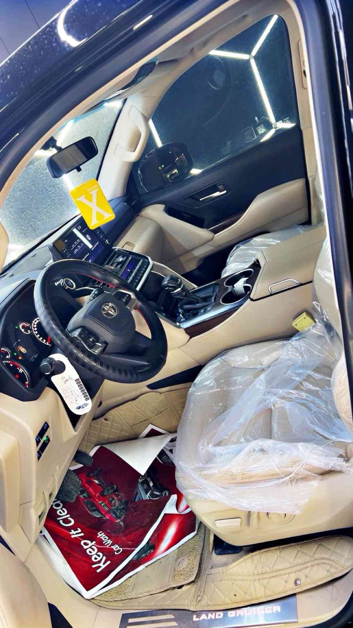 لاندكروز • ٢٠٢٤ • ماشيه ٤٢ الف