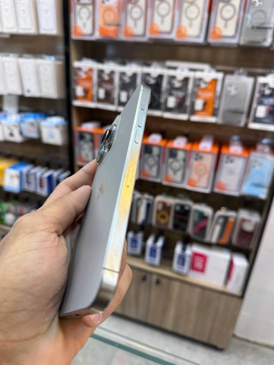 🔥🐦‍🔥ايفون 15 برو ماكس 📱
ذاكره 256 بطاريه 95 نضافه 100‎%‎ زلغ مابي هو والجديد سوه نموذج M لونه المميز كامل ملحقاته وتر بروف وبلحاسبه كله نورمال وتر بروف يعني كلشي ممبدل بي وضمان وصل 5 ايام اي مشكله او عطل يستبدل فورا 
السعر مليون و 50 الف 
العنوان بغداد البياع شارع 20 قرب 
مجمع دينار ونص مركز عيسى فون
📞***********
