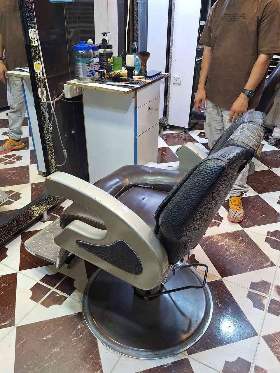 غراض حلاقه للبيع مامتواجد فيس ***********
المكان حلة
