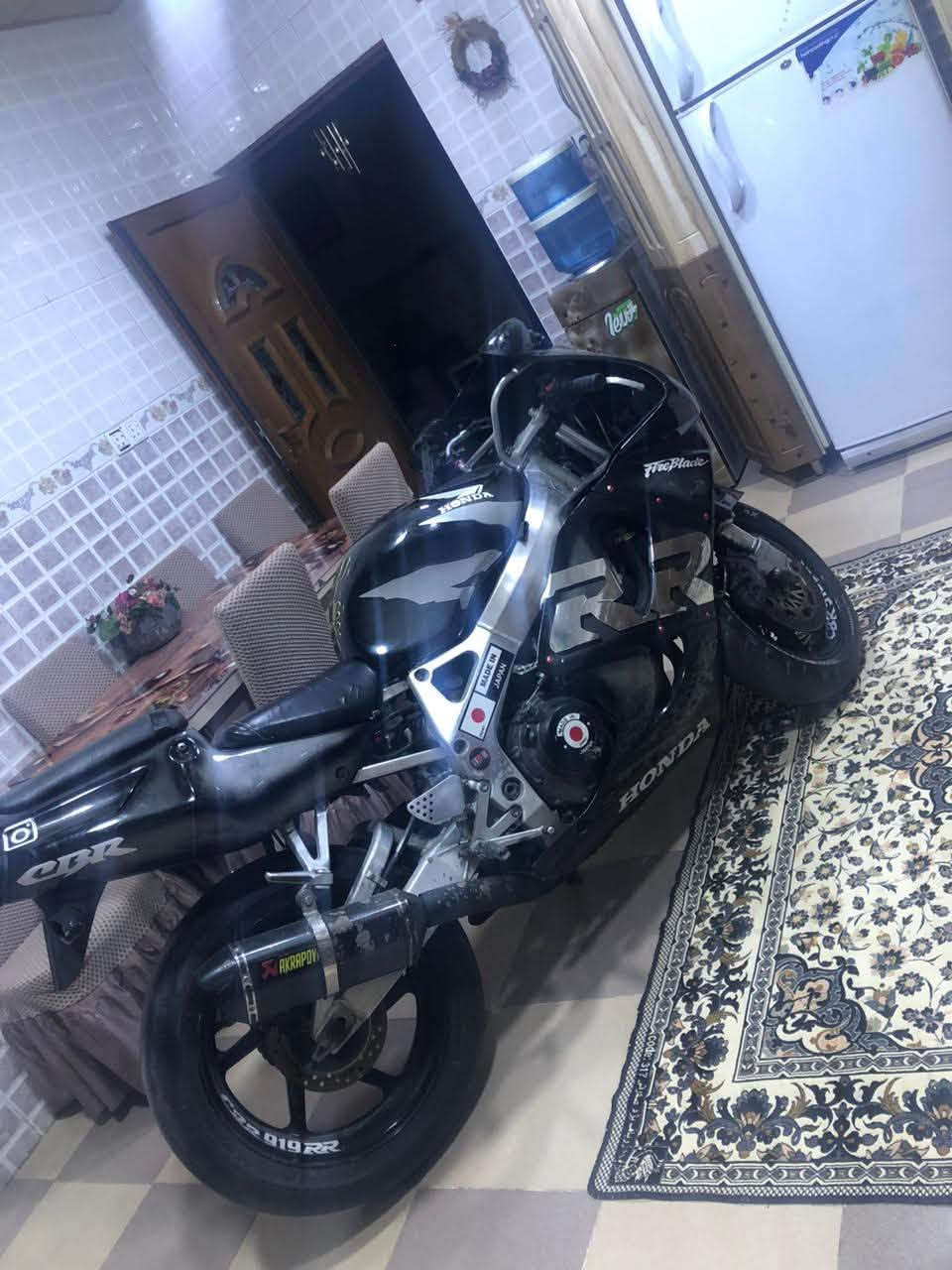 سلام عليكم دراجه بطح  919 للبيع محرك مفتوح عين وحده بس شرط و جايه سايز 10 يم دانا مفتوحه اول فتحه الها 
دراجه كل عيب مابي نكره سلف سعر  راسل واتس ما متواجد ع فيس 
مكاني كركوك اسرى مفقودين 
***********
