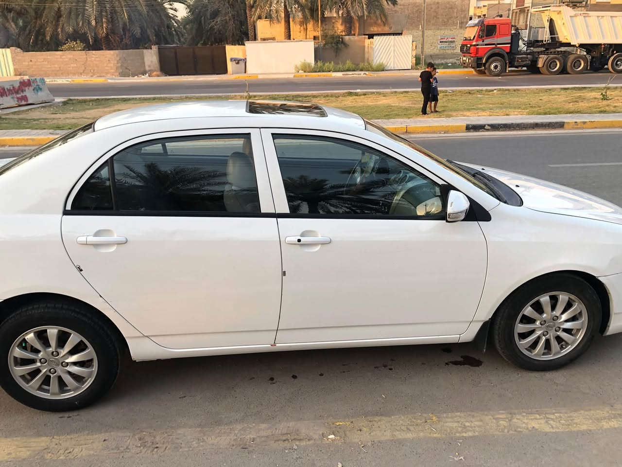 السلام عليكم byd g3 اوتماتيك ماشيه ١٢٧ السياره بلادية ع وضع الشركه مابيه اي نقص تراي وين ميعجبك رقم بغداد انكليزي بسمي العنوان بغداد ألشعب سعر٦٢وبيهة مجال موبايل***********
