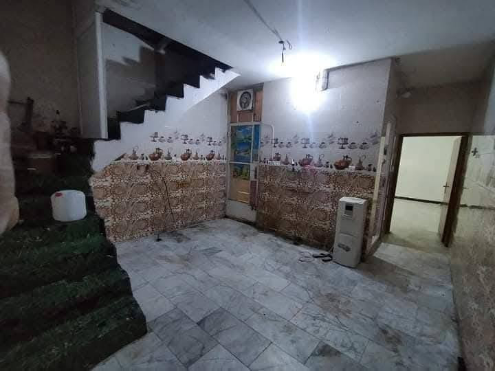 بيت للايجار بالدورة شارع 60
طابق ارضي معزول بالكامل 
استقبال ومطبخ وغرفة نوم وخدمات ومنور وكراج 

للايجار ب ( 400 الف ) قفل
للأستفسار *********** واتساب
