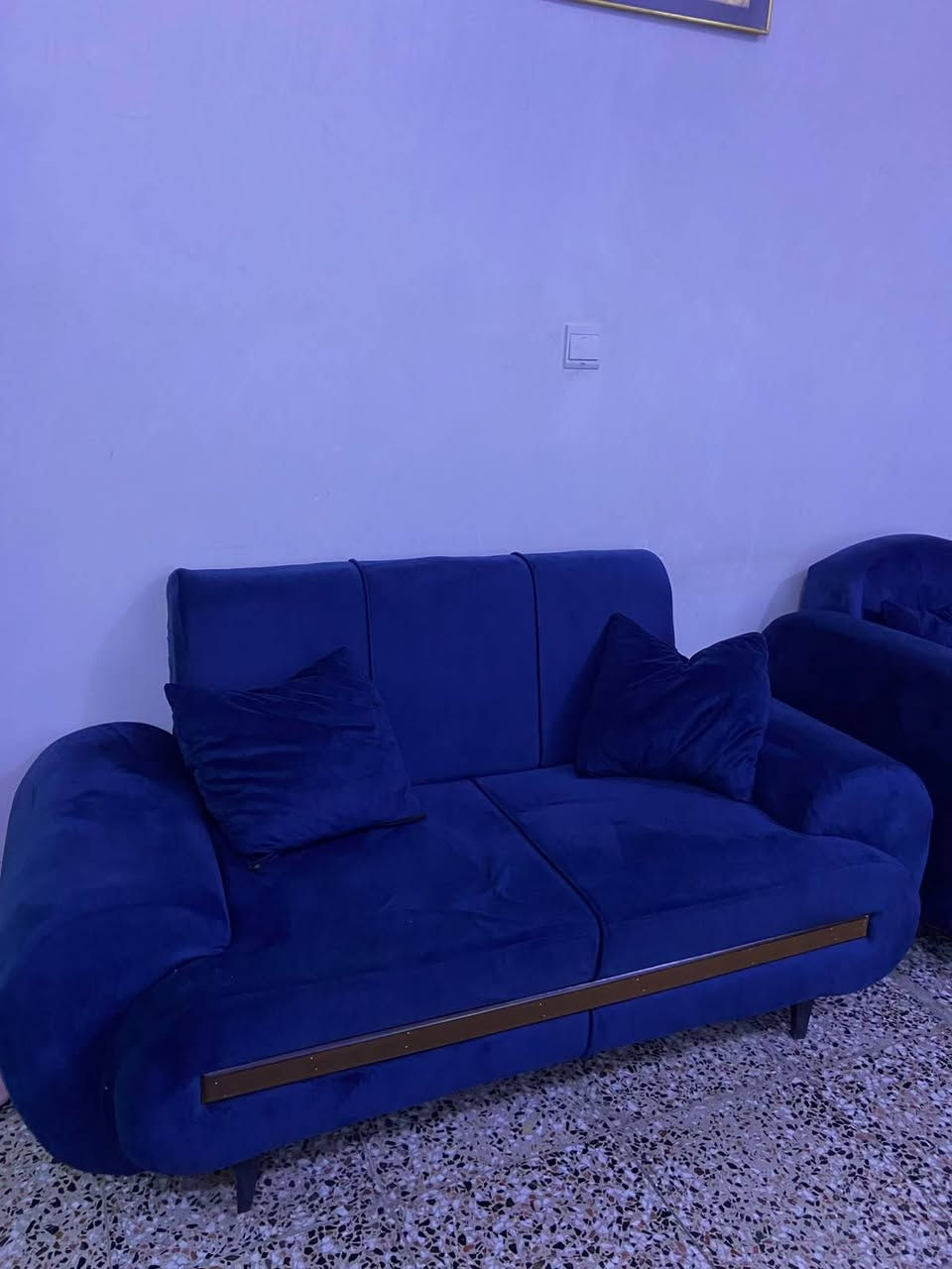 السلام عليكم  🌷✨
🛋️ تخم مستعمل للبيع 🛋️
التخم مستعمل استعمال خفيف جدًا ونظيف، ما بيه وصخ أو تخريب، ومحافظ عليه بشكل ممتاز 🤍✨
💰 سعر التخم: 450 ألف دينار
📌 وبيه مجال بالسعر للجادين.
📺 شاشة LG للبيع
✨ الحجم: 65 إنچ
✨ الماركة: LG
✨ نظيفة ومحافظ عليها
✨ ولحد الآن اللاصق موجود عليها 📦
💰 سعر الشاشة: 400 ألف دينار
📩 للحجز والاستفسار :***********
