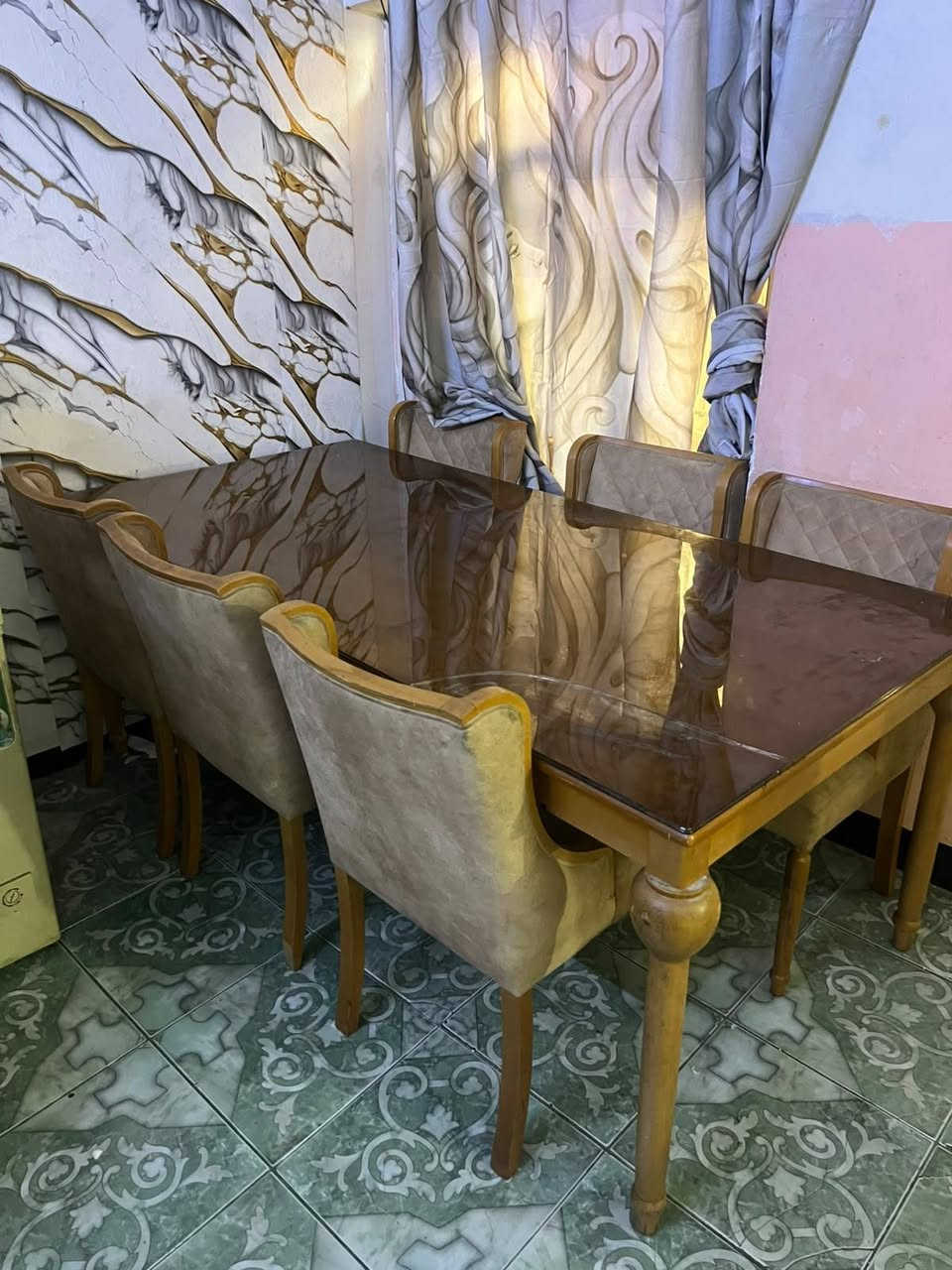 ميز طعام خشب صاج نضيف بس رجلين وحده منهن يحتاجلهه تصليح وضب بس سعره 150
مكاني بلديات
