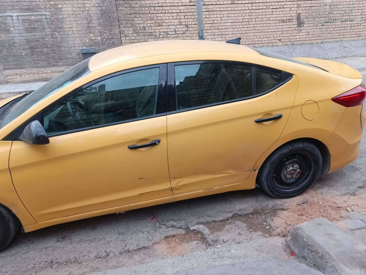 سلام عليكم النتره موديل ١٧نص فول اشاير بل مري تحكم سترين نضام ايكو 3 سرعات وصط وعادي مانع انزلاق  تبريد  ثلج منضومه جديد كير جديد ما مفتوح مكينه  خير من الله لا تنقيص ولا تبخير مكاني بغداد شهداء العبيدي 
***********
