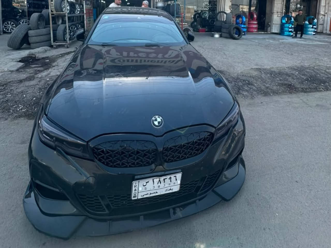 بي ام دبليو 2021
330 X drive 
ماشيه ٢٨ الف كيلو مو ميل
ام بكج بلاد مختم بكل مكان 
٦ كامرات  اوتو هولد 
٥ وضعيات قيادة  اوتو بارك 
مانع تصادم  رادارات 
حساسات ٣٦٠ هيداب دسبلاي 
كار بلاي واندرويد 
وشكو مواصفة بالفول موجودة كلهن موجودات 
بيها مشكلة بس بالتبريد وما مجيكها ومو مشكلة عالسعر اذا ما سويتها
سعر٢٦٥ وبي مجال
***********
