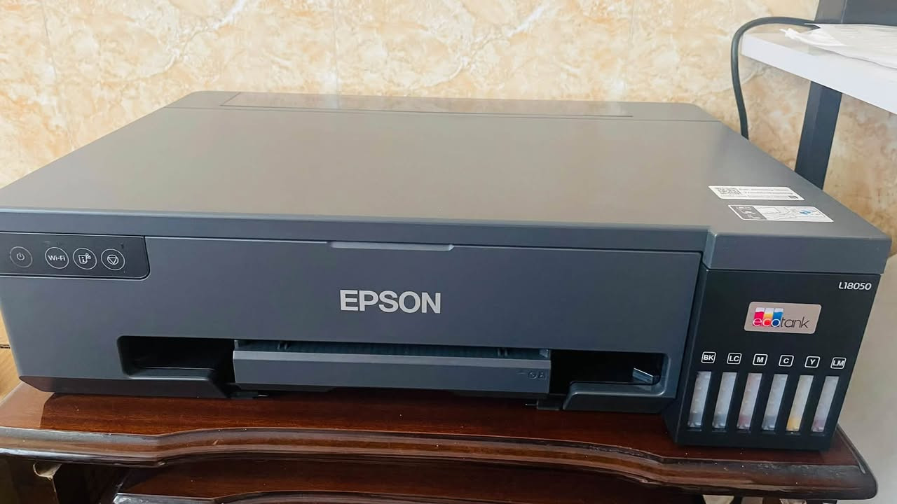 طابعه epson l18050 للبيع نضافه ١٠٠٪؜ 
جديده لوك كلشي مابيها صارلي شهر من جايبها من الأماني 
كاتونتها وعراضها موجوده سعرها ٨٠٠ الف وبيها مجال 
فقط مبدل أحبارها الاصليه بأحبار سبلميشن
وأحبارها الاصليه موجوده 

تواصل واتساب ***********

سبب البيع اشتريت اكبر منها ❤️
