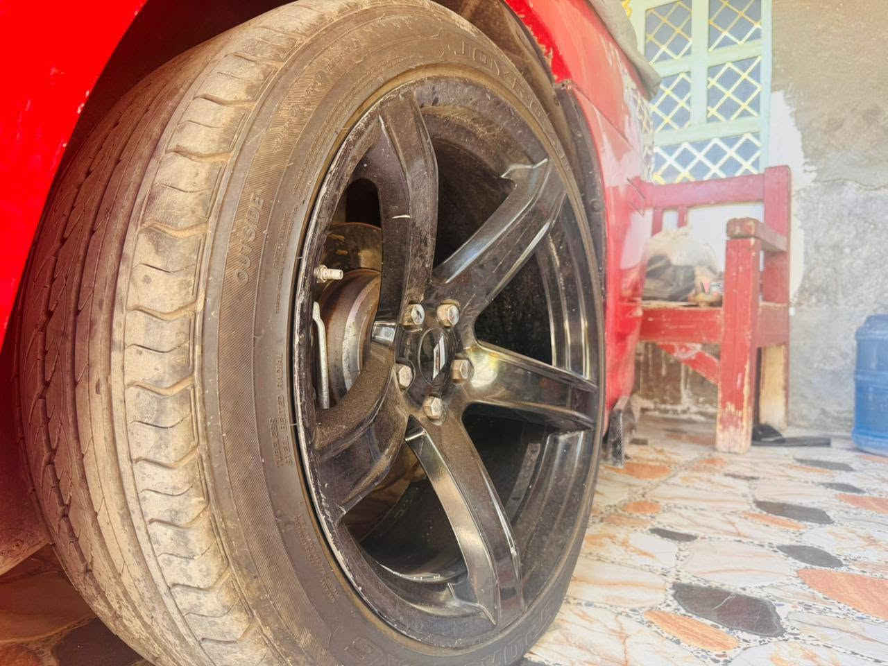 وياله جارجر خسفه قويه ب 400الف  بيهن فقط فطور ومصلحات لا عواج ولا ضربه مع تخم تاير اخو الجديد 90٪  بس التايرات سعرهن مشتريهن ب 350الف تريد فقط الويل ابيعلك تريد ويل وتاير ابيعلك  ‏‪***********‬‏ مكاني ديالى
