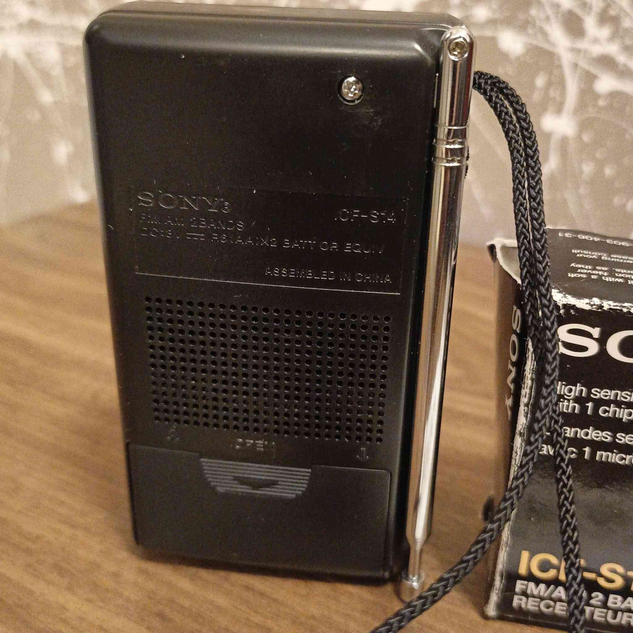 راديو📻SONY ICF_S14 FM/AM
راديو سوني موجتين بطاريات قلم 2 جدبد بالعلبه والكتالوك غير مستخدم صناعة الصين 🇨🇳المصدر الى امريكا.. سحب وصوت نقاوه.. السعر 55الف وبي مجال بسيط عنواني بغداد الكرخ..... 
*********** فقط واتساب ...
