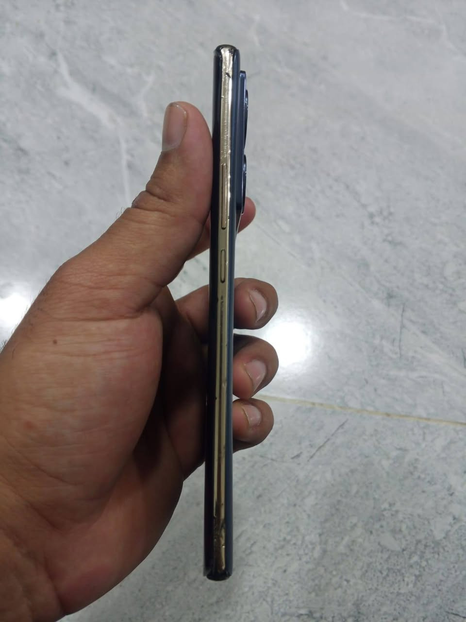 بسعر ١٧٥ بي مجال 
سلام عليكم
انفنكس نوت 40s
لون أزرك
نضيف و بلادي 
شاشه اموليد منحنية FHD+
هرتزيه الشاشة 120 hz
ذاكرة 256
عشوائيه 8+8 دمج 16
كاميرا خلفيه 108 ميكا
بطارية 5000 ملي 
سماعه ستريو من JBL 
بصمه بالشاشه
مقاومة ماء و رذاذ lb54
ضرر بي دائرة سواد بالكاميرا الاماميه بدون تأثير. انطي بيها ضمان. 
ملحقات كفر فقط 
بغداد بلديات
*********** اتصال أو واتساب

نص مكتوب في الصور:
- facebook ≡ بم تفكر؟ هشام الذهبي ست اشواق ام القانونية إنشاء قصة سلام المناصير - Salam A ... متابعة 4 س · ✪ لن يتوقف عن كراهيتك "الشخص" الذي كلما نظر إليك تذكر ما ينقصه.