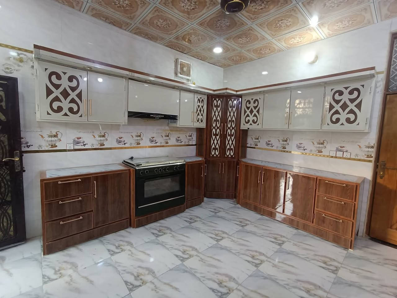 السلام عليكم
بسم الله الرحمن الرحيم 
مستعدون لتجهيز كافه المطابخ بنظام المنيوم فقط+المنيوم  اج دي اف حسب الطلب ورغبه الزبون و أيضاً PVC باب حمام+ صحيات + شبابيك+ محجرات يعني تجهيز بيتك كامل وأيضاً نشتغل جمله ومفرد وبنظام نقداً أو بالاقساط وهاي نبذه عن الشغل 👇👇@ وللستفسار ***********
