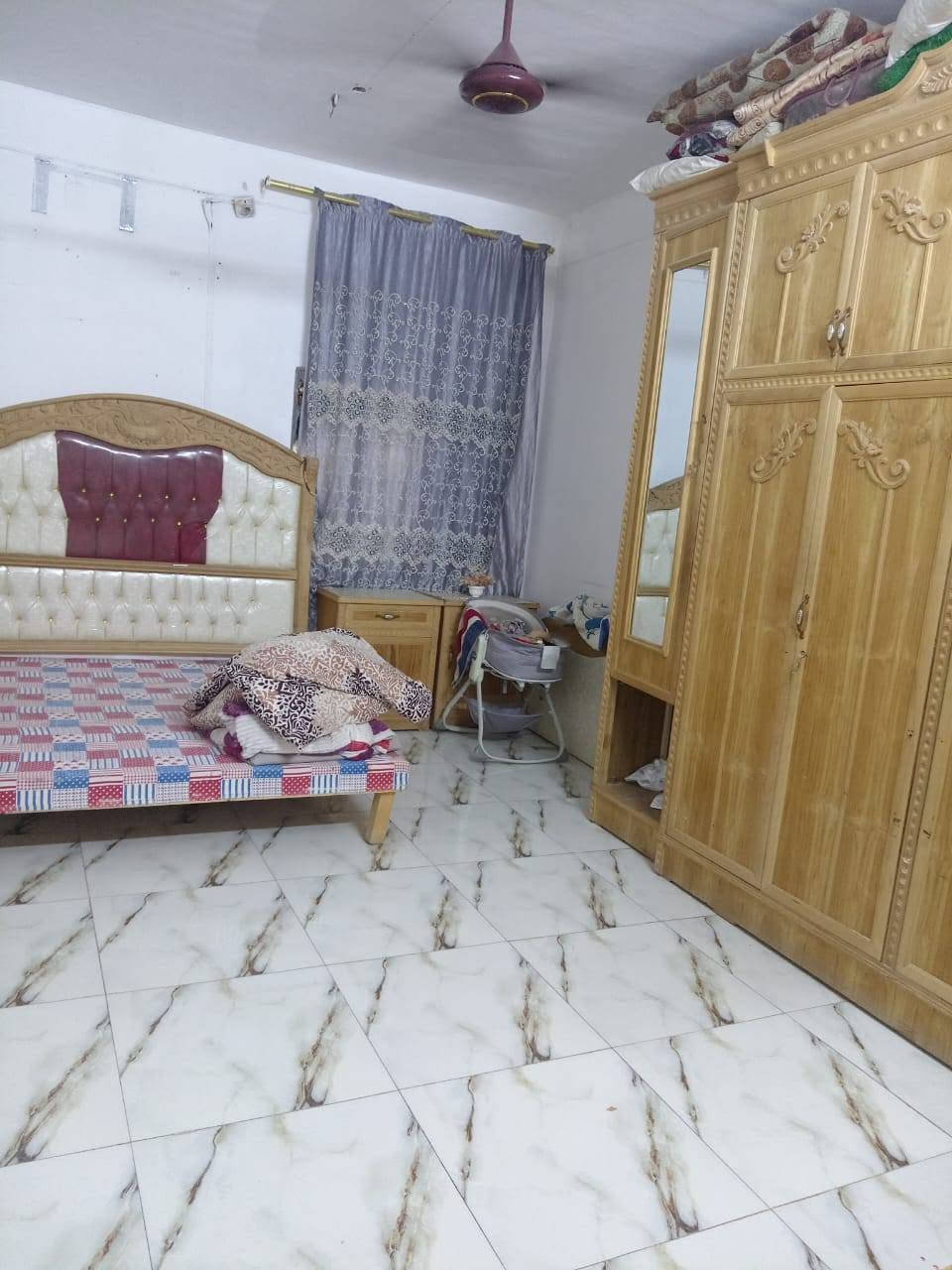 للبيع بيت طابو صرف مساحته 150 بي 6 غرف سعر 100 بي مجال عنوان المحموديه حي العسكري قرب مدرسه عراق المحبه شراي يتصل ***********
