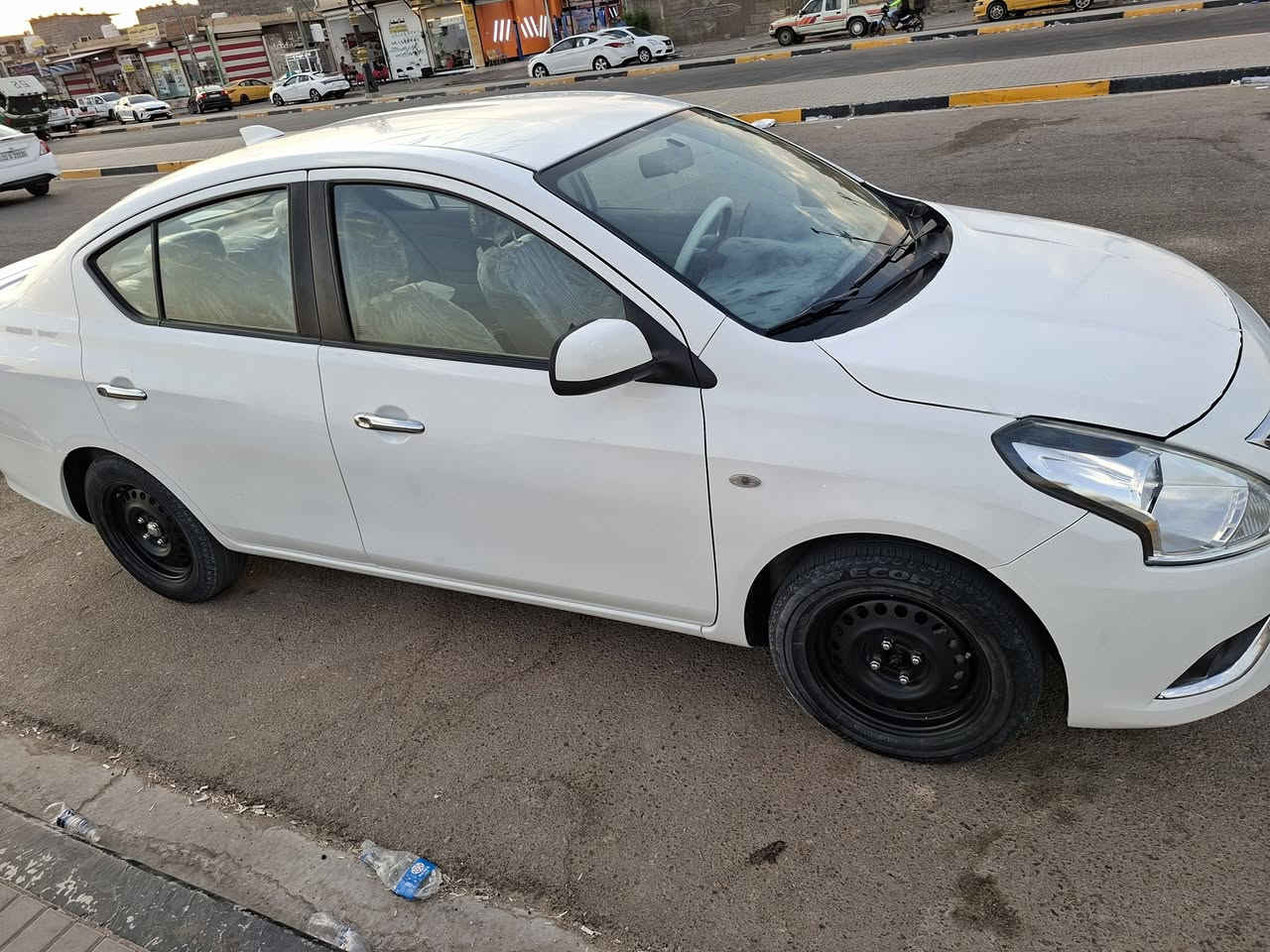السلام عليكم
نيسان سني هندي ام البليته الزركه مديل 24 
السياره جديد بمعنه الكلمه كفاله عامه ماعده طخه بسيطه بجاملغ الامامي يم سايق مع رصعه يم الباب 
السعر ب 119 وبيه مجال قلليل 
شركه عبد الكريم شيخاني 
مكاني البصره الزبير.. 
رقم ***********
