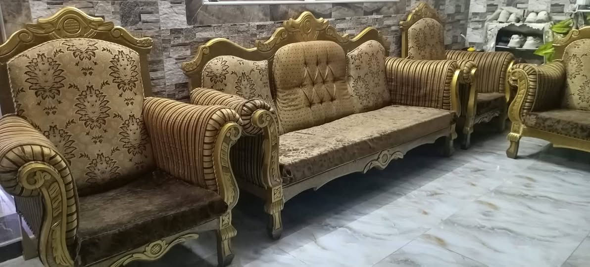 طقم ملكي • ذهبي • ٦ قطع