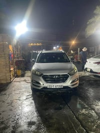 للبيع توسان السعر 135 وبيها مجال سياره قطعتين صبغ حادثها فقط وارد امري...