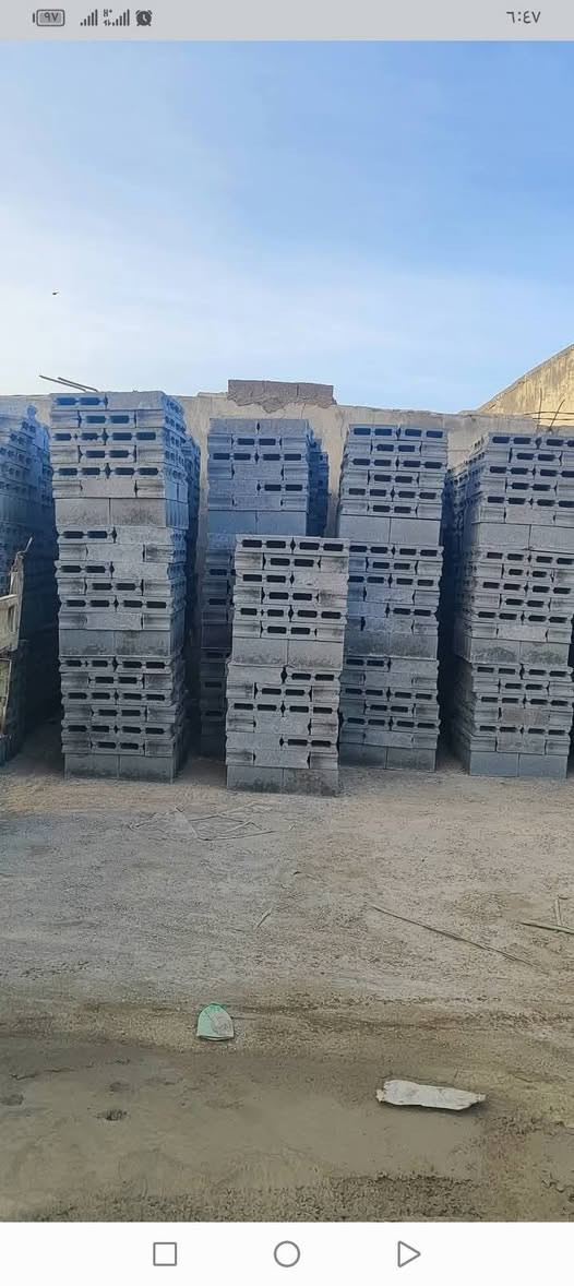 يوجد لدينا جميع قياسات البلوك وانسب الأسعار للاتصال على رقم الهاتف ***********

نص مكتوب في الصور:
- d@a__v1