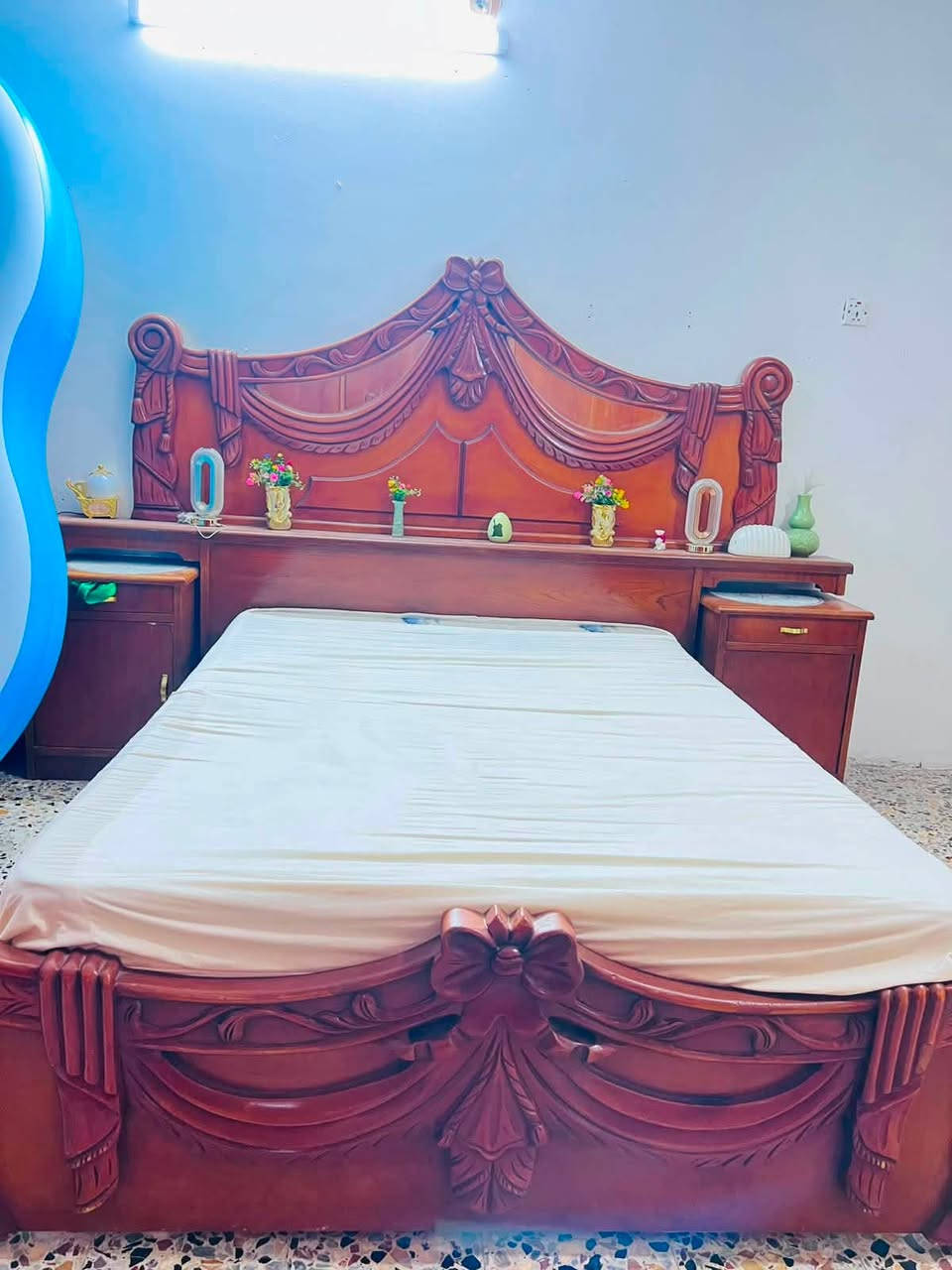 السلام عليكم عندي هاي غراض للبيع بسعر مناسب تفصيل على خاص او هاتف ***********
