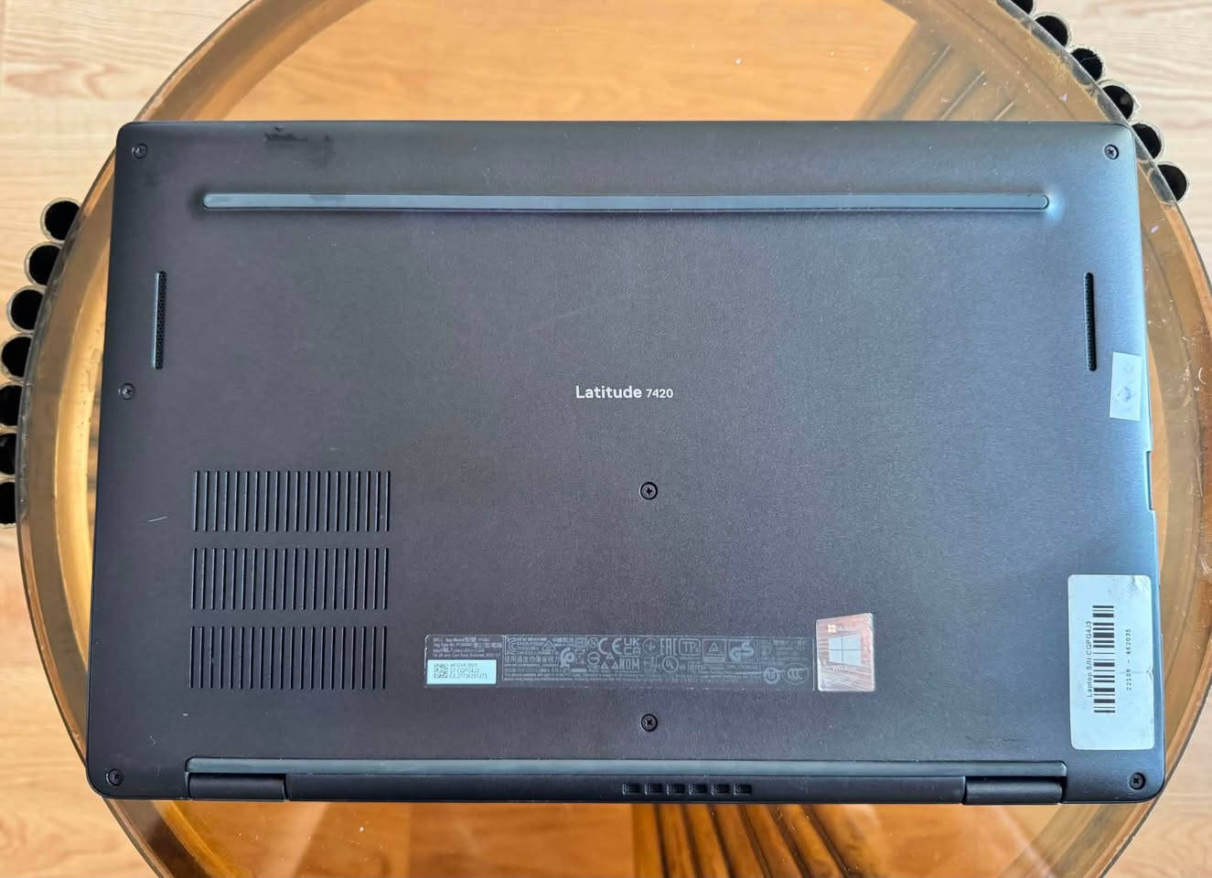 السلام عليكم
لابتوب  DELL LATITUDE 7420 كور اي سفن  جيل 11 سوبر سلم كلش نحيفة مصنوعة من الياف الكاربون 
مواصفاتها
CORE i7 1185G7 كور اي سفن جيل  تردد المعالج قوي 3GHZ 11 
RAM 16كيكا ddr4
هارد ssd nvme m.2 256 كيكا
كارت الشاشة حديث intel iris xe graphics (8كيكا)
حجم الشاشة 41.1  ips full hd الوانها كلش حلوة ومشبعة
تحتوي على بصمة وجه face id وكذلك بصمة اصبع finger print 
كيبورد ضوئي 
تحتوى علي منفذ تايب سي TYPE C ومنفذ الشحن تايب سي TYPE C
لابتوب نضيفة كلش ومعتني بيها وبنظافتها 
لابتوب قوية وحديثة وتشغلك كل البرامج الهندسية والرسم ومنصب اوتوكاد ٢٠٢١ وبرامج الفوتوشوب 
مكاني بغداد المنصور قرب كلية المامون
السعر 550الف  ***********
