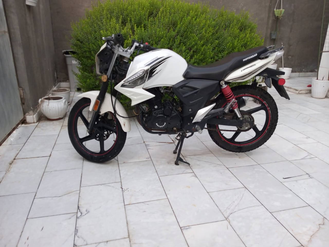 ار كي 200cc موديل 23 مكفولة من كلشي اوراق اصولية بمليون و 100 والشراي مااوكف وياه على سعر للتواصل واتساب ***********
