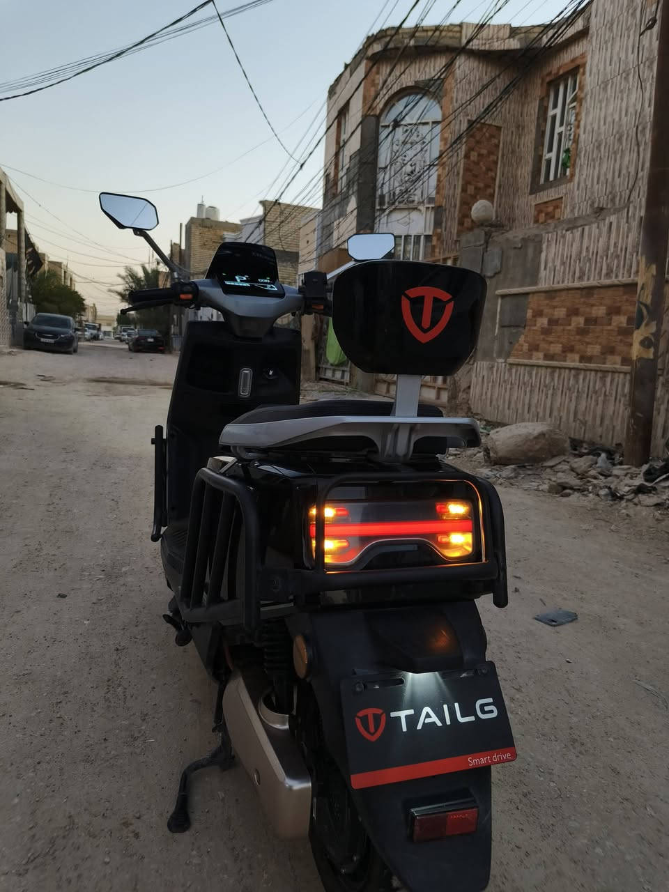دراجة  تيسلا تايلج Tailg للبيع  ابو الدروعة ⚔️ افضل نوعية دراجات شحن بالسوك الدراجة نظيفة حيل استخدام بسيط للمدرسة‼️ فقط دراجة جديدة ما عدا اكو بعض الجلوخ الخفيفة بالدرع الخارجي
1.الدراجة بصمة سويج🔥
2.ملف بقوة 2000W حقيقي وليس وهمي 🔥
3. 72 v 🔥
4. ستة بطاريلت كبار مسطرة مبدل 3 جدد من الوكالة يعني طيران 🔥
5.الدراجة يجي وياهة تطبيق تكدر تتحكم بكلشي يخصهة 🔥
6.لون اسود كحلي 🧿
7.تايرات كبار تتحمل اوزان 🌊
8.شاشة LED كبيرة 🔥
9.سرعة 70 حقيقي بالويز🔥
10.لايت عالي ناصي 🌊
11.زنون جدا قوي موضح بالصور 🔥
12.الدراجة نظيفة وسبب البيع محتاج فلوس للسادس يجي وياهة دواسة وشاحنتهة الاصلية وكاله تايلج تيسلا صندوك كبير شلعة قوية جدا دراجة رزنه ومعروفة  بقوتهة ما يحتاج السعر 860 الف وبيه مجال للشراي فقط مكاني نجف رقم *********** واتساب يتوفر
