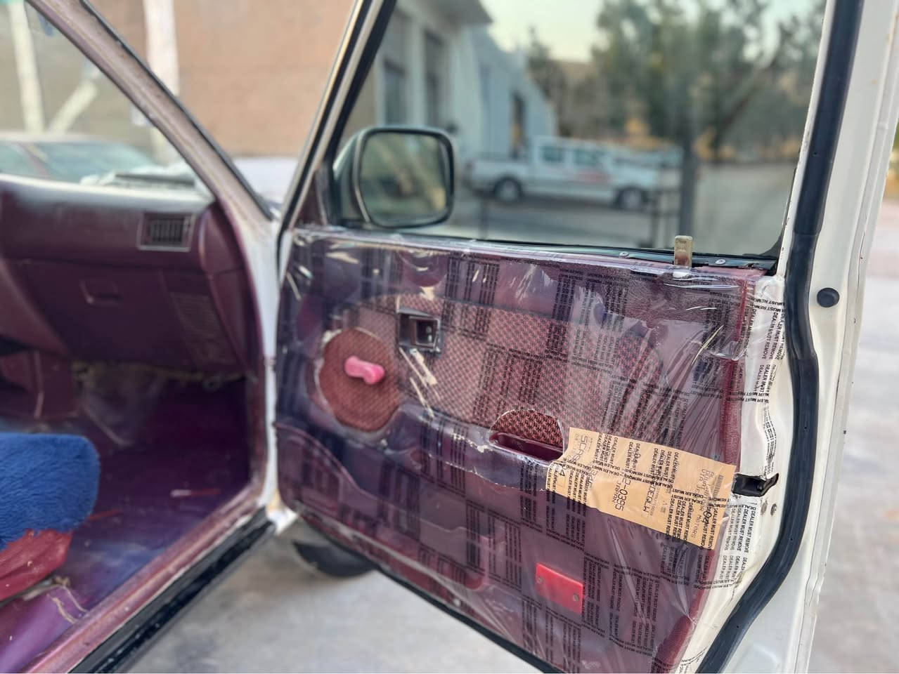 خوار هەموو بازاڕ😱😱
سەرەتا بەناوی خوا 
دێر ٢٠٠٦ مەنەفئست ئەسلی فسفۆر 
دەعمو لێدراو موسو براوەو گیرو مەکینە ئەکسل بەشەرتی ١٠٠ فیتەر سەیارەکە جائیزە توندو تۆلە بئ موشکیلە ٤ تایەو ویلی سەتا ٧٥ نوێیە 
پشتو پێشی زۆر خاوێنەو جوانە کارەبایی گشت گیانی بەشەرتە سەیارەکە ماڵی فەقیرە نرخی ٢٨گەلاو معا مەلەیەکی برایانە خوارهەموو بازاڕە
ژ.م.***********
ژ.م*********** أربيل, العراق
