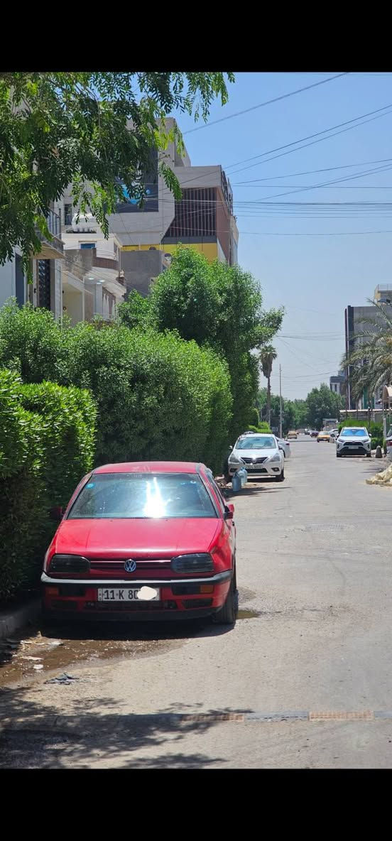 السعر ٤٠ نفخ موديل ١٩٩٢ مكينة ٢٠٠٠ كير اوتو
السلام عليكم كولف مكينة ٢٠٠٠ كير اوتو كهربائي ٤ نمر 
تبريد ثلاجة و دفعة قوي حلو 
سنتر لوك مربوط وية الشاير 
عزل حراري اني بيدي مشتغلة 
حماوة جوة النص مابيهة حماوة ابد مروحتين كهرباء 
راديتر ماء جديد ماركة فريز خشم و نوعية ممتازة
مي زيتي كولنت اي سي ديلكو احمر 
أيرفلو جديد لوك ماخذة من الحجي جديد قبل فترة 
لا صرفية ولا تنقيص 
جام امامي كهرباء 
السيارة بأسمي هزة للشهر الثاني ٢٠٢٧ و سنوية لل٢٩ 
لايت لد عدسة ممتاز
ظفيرة كير و محرك جديدة بدون جطلات 
باتري جديد اي سي ديلكو من تاير مول
تايرات نيوتيرا جديدة قبل ٤ اشهر من تايرمول
العنوان / بغداد زيونة 
***********
