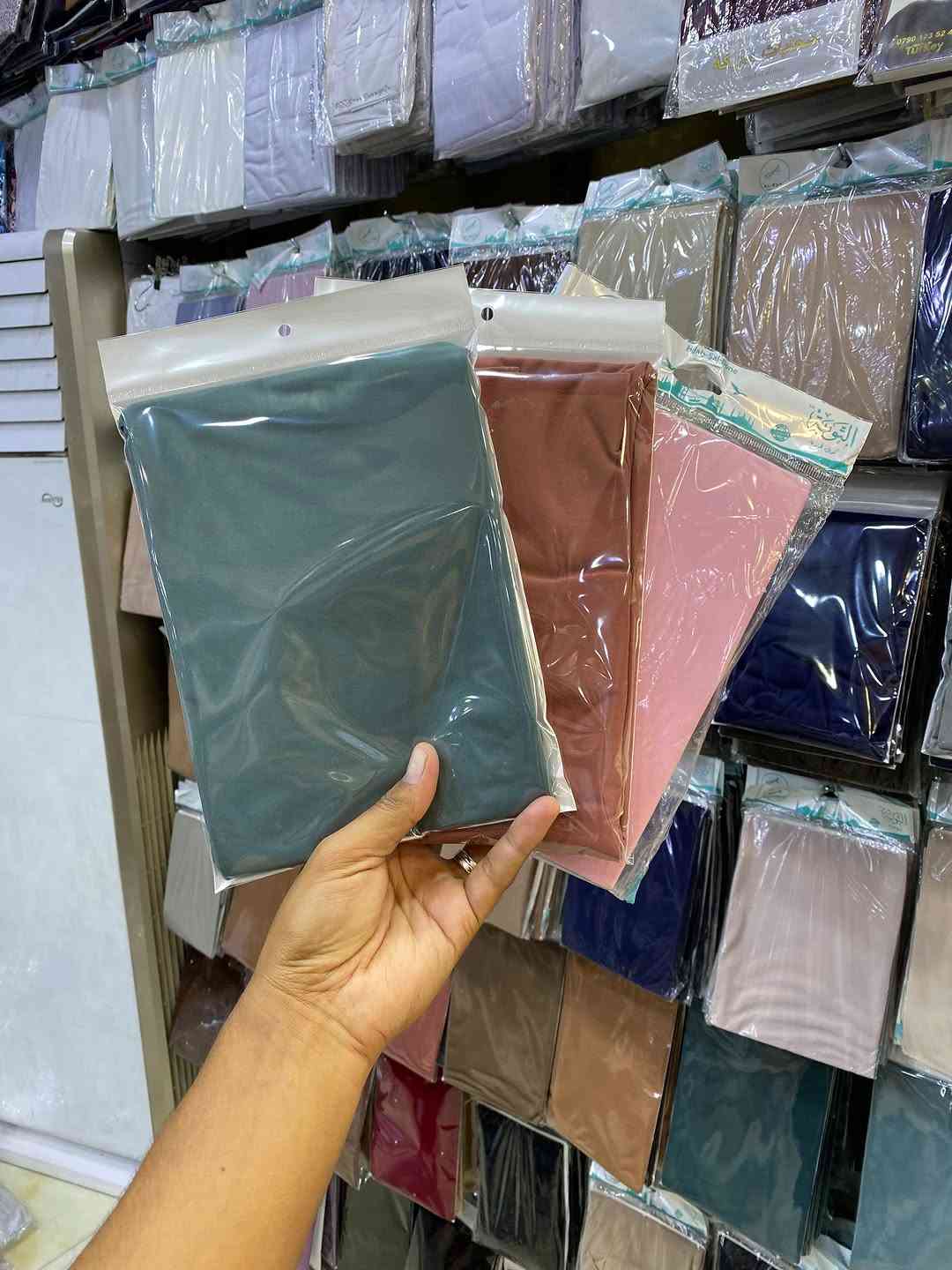حجاب اميره اقماش ليكرا 🔥🔥
خامه تجنن بلبس 🌸🔥

نص مكتوب في الصور:
- حجاب اميره ليكرا
