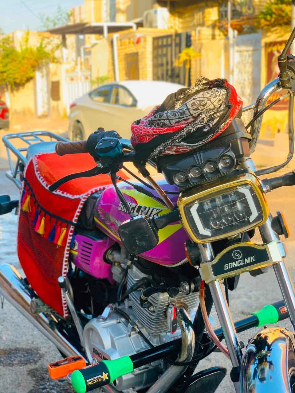 بيع او مراوس 
سولنك سيفان موديل 25 كفاله من التاير للتاير عليها هواي اضافات وترتيبات شوفت عينك بعد احلئ من الصور 
1_بك فاير بلادي طلقات 
2_سيبايه طابقين الاصليه الثقيله + البلاديه موجوده 
3_دوسات جدد لون برتقالي 
4_درع بواري 
5 درع مكينه 
6 _ عتله مال نمر 
7_زنون بومه رماش وثابت 
السعر المطلوب 900 وبيهه مجال قليل حك الجيه مكاني كوت شهداء *********** _         ***********
