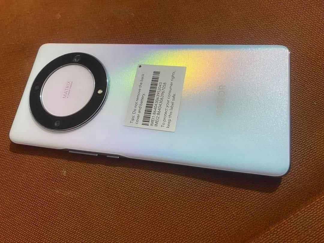 هونر اكس تسعه اي جهاز نضيف جديد مامفتوح ضمان ذاكر256 بي فطر ناعم مبين ممثر لمسه طبيعي سعر١٢٥
***********

