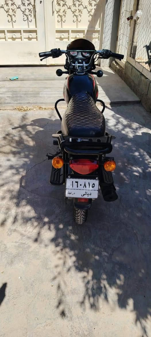 سلام علیکم دراجە بوکسر للبیع مودیل 22 ای عیب مابی کهربائی کولە شغال عل بلاد باقی مکینە کیر کولە بشرت ممفتوح عل بلاد رقم دیالی بسمنە دراجە علە وشک شرکە مکانی دیالی خانقین رقم موبایل ***********
