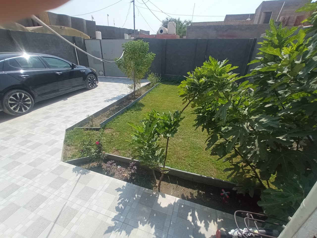 اللهم صل على محمد وآل محمد 
🏤 بيت للبيع 300 متر طابو زراعي سند 25 ركن على 3 شوارع عرض الشاعر امام البيت 8 متر  المعارة ثالث بيت عن التبليط خلف بيت ابو احمد كاظم عواد المقابيل الصيدليه كافة الخدمات ماء آبي بالباب كهرباء 3 فيز جيران درة من الله تفاصيل ...
بناء طابوك درجى اولى
السطح صب كونكريت مركزي
تأسيس ماء + كهرباء + مجاري درجى اولى   بيت يحتوي على
🏨 2 غرفتين / 5في4
🏨 استقبال /7 ونص في 5
🏨 صالة/ 4 في 9
🏨 مطبخ /7 ونص في 5
🏨 منور داخلي 1 ونص في 4
🏨 منور عالمطبخ 5 في 1
🏨 بيتونه عالكبر الصالة 9 في 4
🏨 صحيات خارجيه 1 ونص في 1 ونص
🏨 كراج سياره 4 ونص في 9
🏨 حديقه 🏝️🛣️5 ونص في 8 
🏨 البيت متعوب عليي عمل درجه اولئ مرتفع من الشارع للاستفسار الاتصال 
***********
  واتساب
