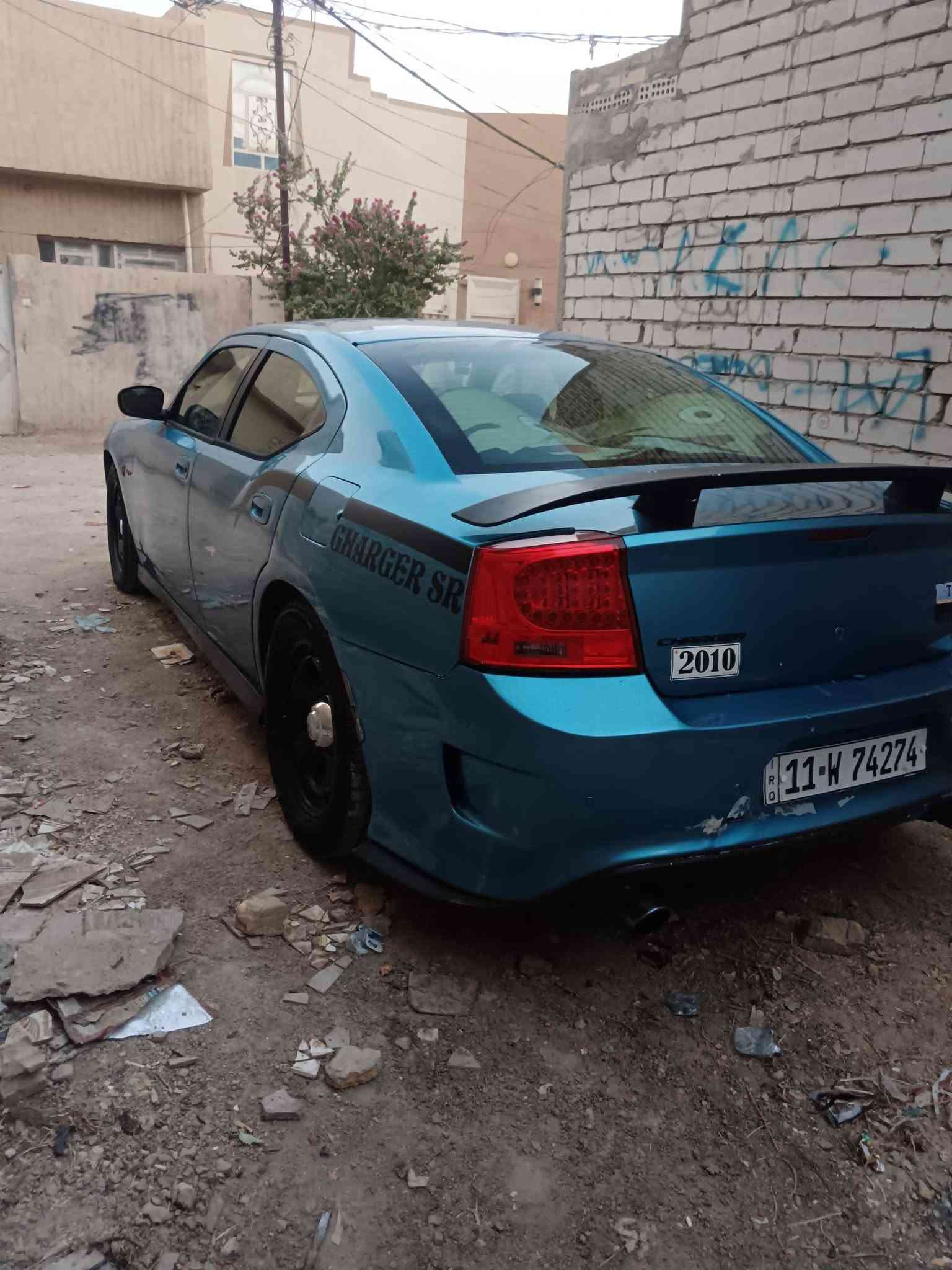 السلام عليكم جارجر مديل 2010 بوليسي باسمي شخصيا محرك هيمي 
التفاصيل 
1_محرك وكير صالهن سبوع من شديتهن من كصه الله شاهد
2_السياره اصل ابيض بيه تغير لون واكع عالقماره شجره ومصلحه والبقيه كفاله من كلشي حوض شواصي لغود كله مابي ضربه
3_السياره بوليسي كير تعليك تو ويل ارتي
4_ منضومه غاز انسه الاصراف
5_السياره رقم بغداد امس استلمت سنويه وهزه بسمي
6_تخم تاير وحداديه بجيس صالهن شهر من شديتهن

نقوصات السياره
1_ تبريد جان شغال بدلت محرك وبدلو كمبريسر جديده وياها لازم تضغط المنضومه وضيف غاز الله شاهد مابقه عندي فلوس وسوي
2_السياره يرادله ترتيب بالكشر
3_ربله كاردن شرط ففط بس ربله
4_ضفيره المحرك يرادله ترتيب لان مابدلته من بدلت محرك بس الله شاهد سياره صافيه وتخبل وطلع لربيل

مكاني نجف كوفه ***********   السعر ٧٩ وبيه مجال للشراي  بيع فقط بدون مراوس سياره كلفتني هواي والله ومستعجل علبيع
