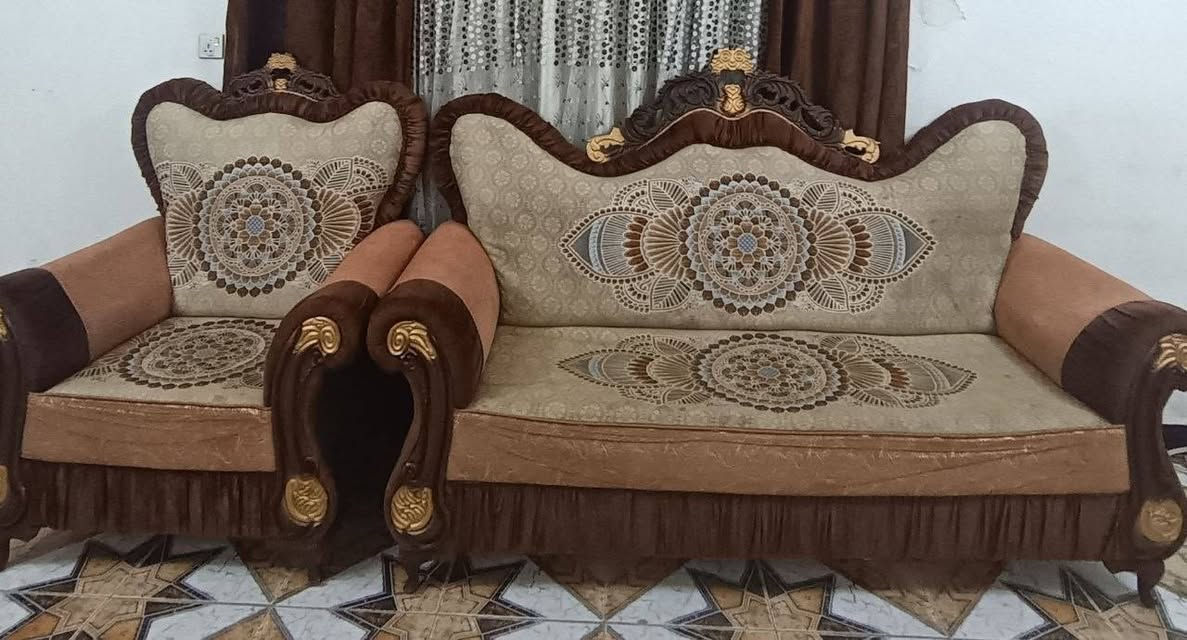 تخم للبيع نضيف.
المكان حي الجهاد
هاتف ***********
