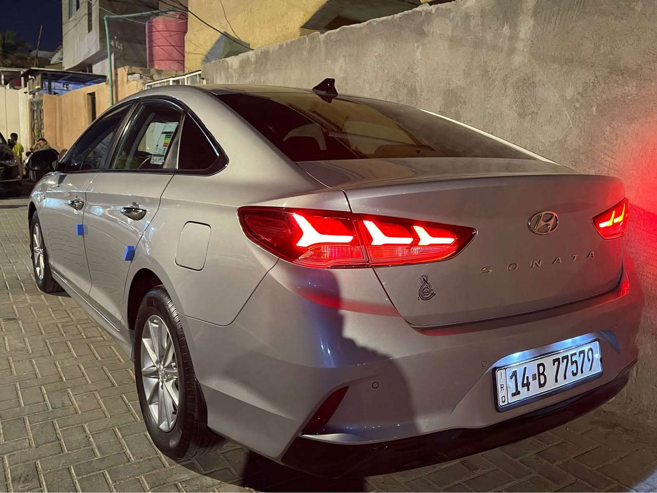 هونداي سوناتا كوري رقم بصره موديل 2023 كفاله عامه 
سيارة جديده كلش و كفاله 
موصفات كوري معروفه 
مكينه 2000 بانزين فقط
سعر 177 $
*********** البصرة, العراق

