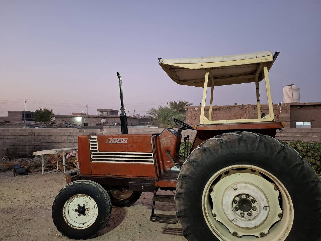 سلام عليكم فيات 780 للبيع كفالة عامة العنوان ديالى مكلف بل نشر هذا رقم صاحبة ***********
