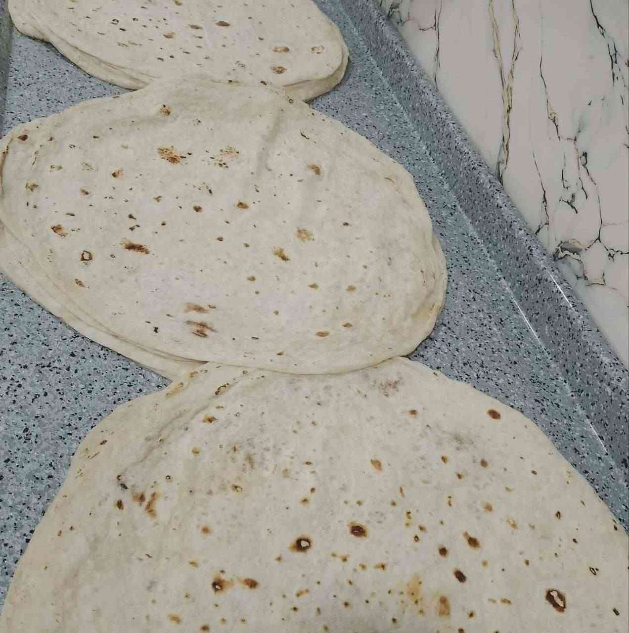 السلام عليكم
خبز صاج عراقي بأجود أنواع الطحين، للافراح والمناسبات، وعدنه توصيل لكافة أحياء مدينة الموصل، والأسعار كل 100 قطعه ب 25 الف إللي يحب يحجز يتواصل وياي عالخط وتدللون، مكاني حي الانتصار قرب مدرسة المكارم الثانية
***********
***********
