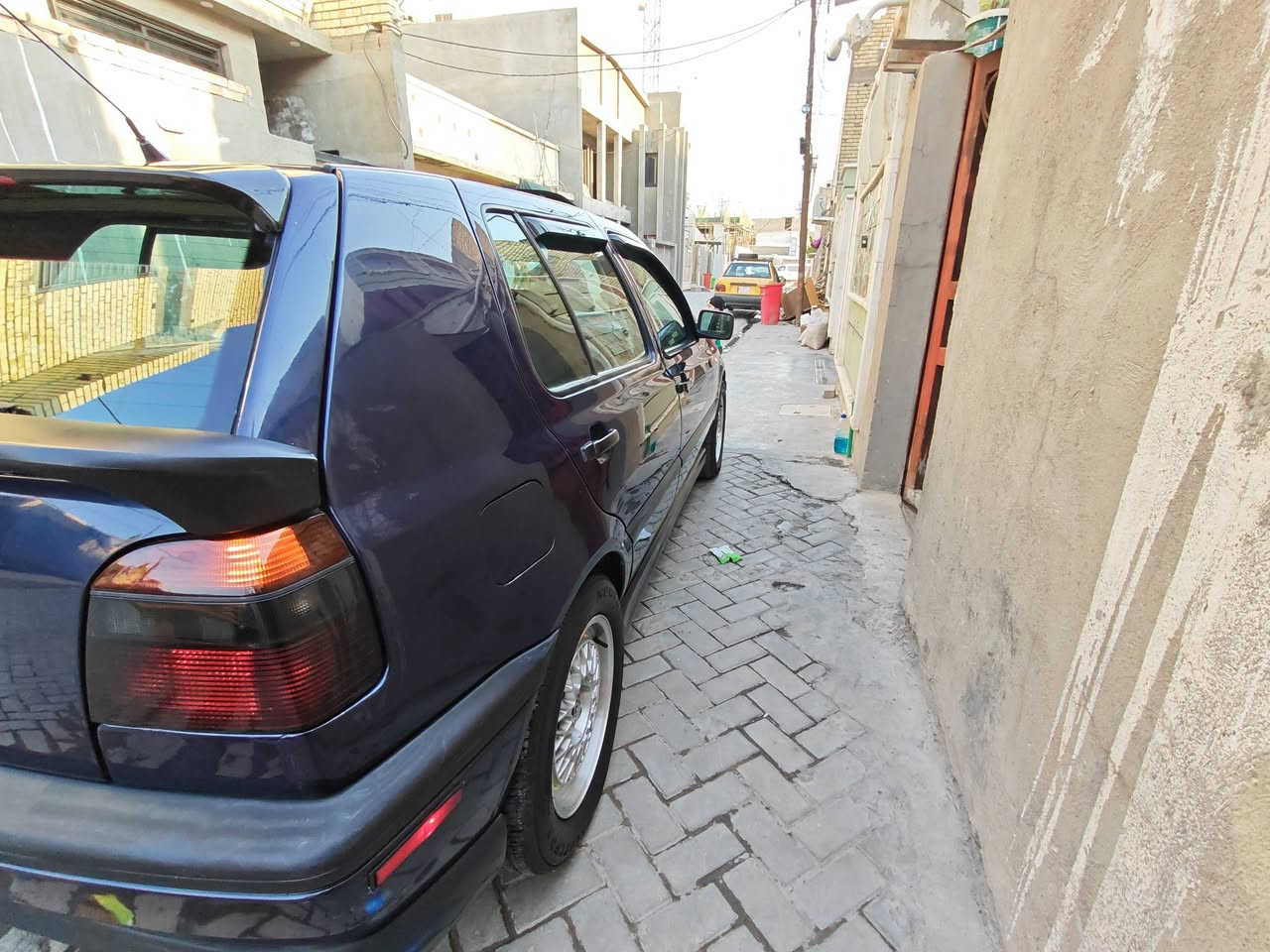 سياره جولف موديل 91 مكان السياره بغداد زعفرانيه***********
