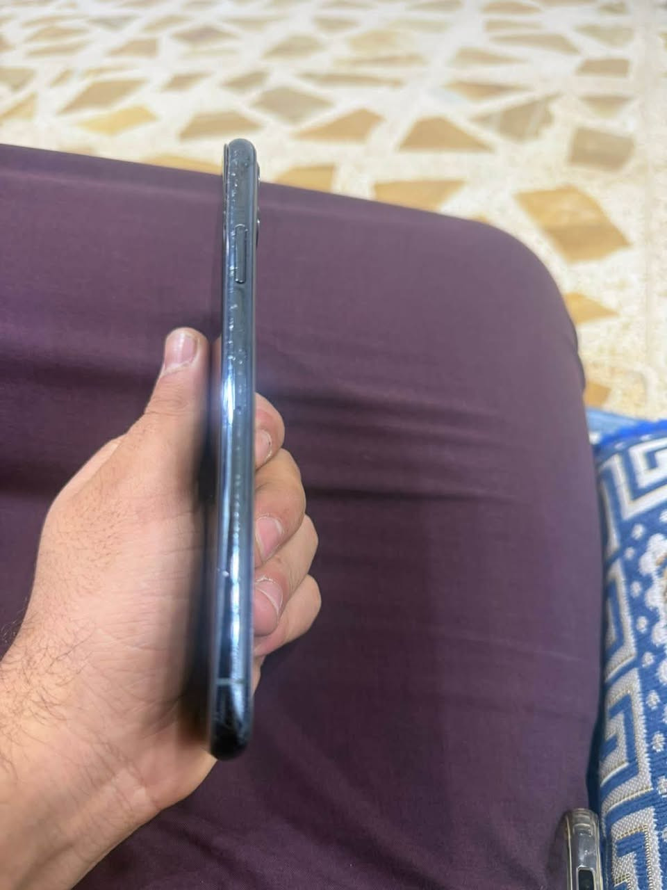 11برو ماكس حيل نضيف ما مبدل ااي شي بيه البطاريه73وبيه الكامره x2نوبات تخربط بس هاي بيه الجهاز بلادي الرقم *********** واتساب بس يرهم مراوس13 وانطي فرق
