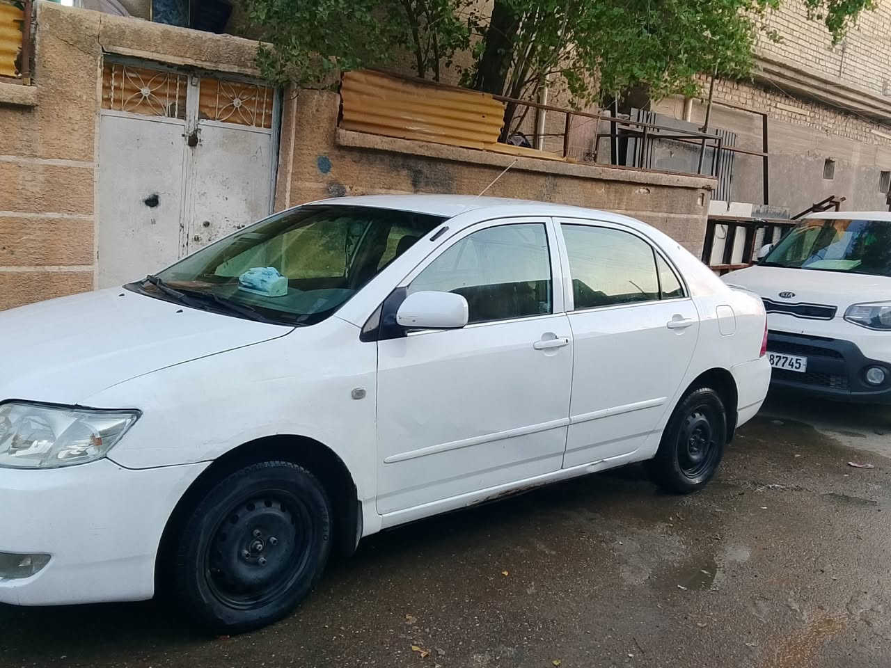 السلام عليكم ورحمه الله.    من رخصت أبو لكروب.    عندي كورله بيكاتشو 2006.  للبيع السعر 85بيها جاملغ جهت السايق وارد خليجي تبريد ثلج.العنوان بغداد.     هاذا رقمي ***********
